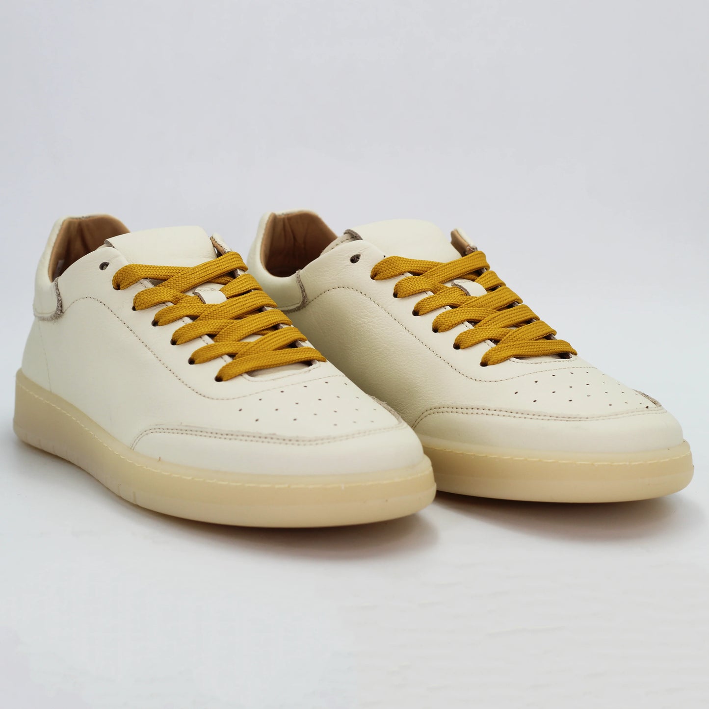 Shop Men's sneaker in calf leather beige (FABIO) or browse our range of men's Italian clothing and shoes in leather in-store at Aliverti Cape Town, or shop online. We deliver in South Africa & offer multiple payment plans as well as accept multiple safe & secure payment methods.