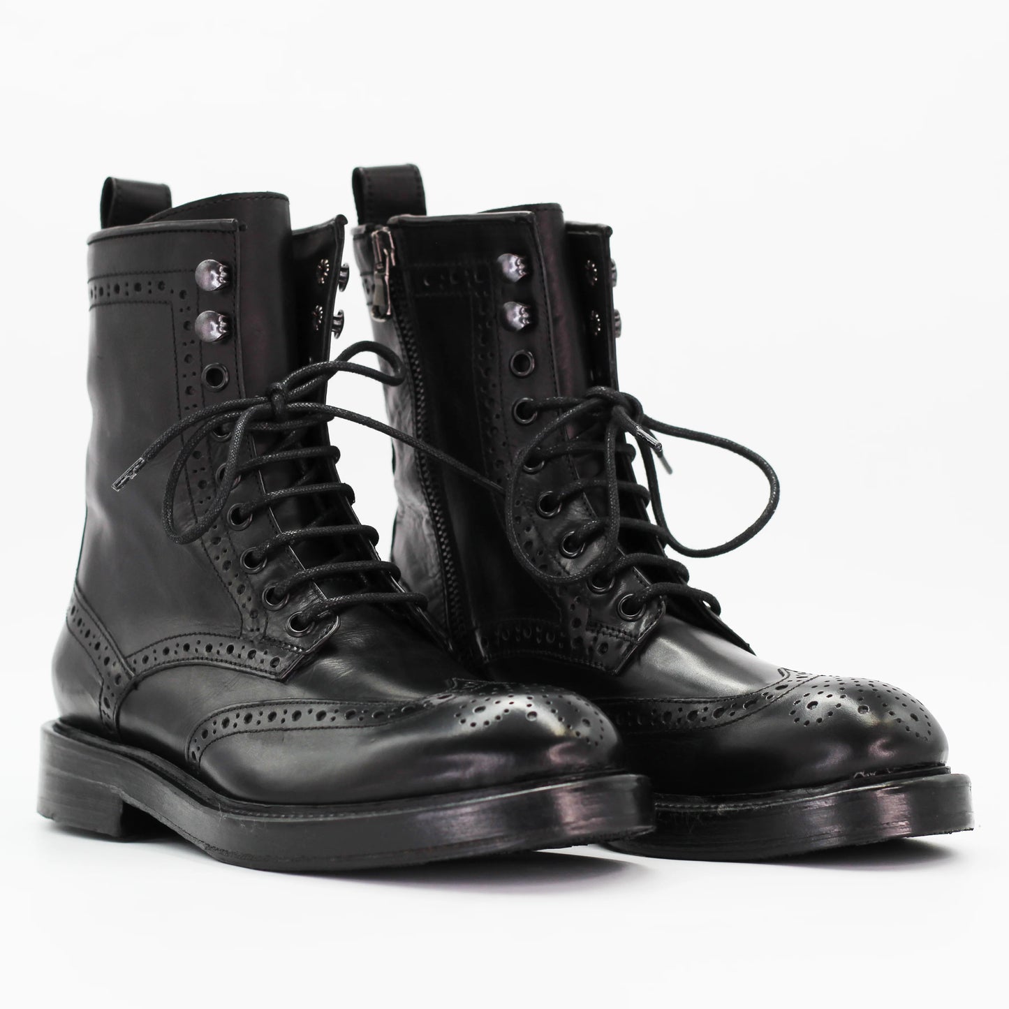 Shop women's brogue ankle boot in calf leather nero (JP35773/39) or browse our range of men's Italian clothing and shoes in leather in-store at Aliverti Cape Town, or shop online. We deliver in South Africa & offer multiple payment plans as well as accept multiple safe & secure payment methods.