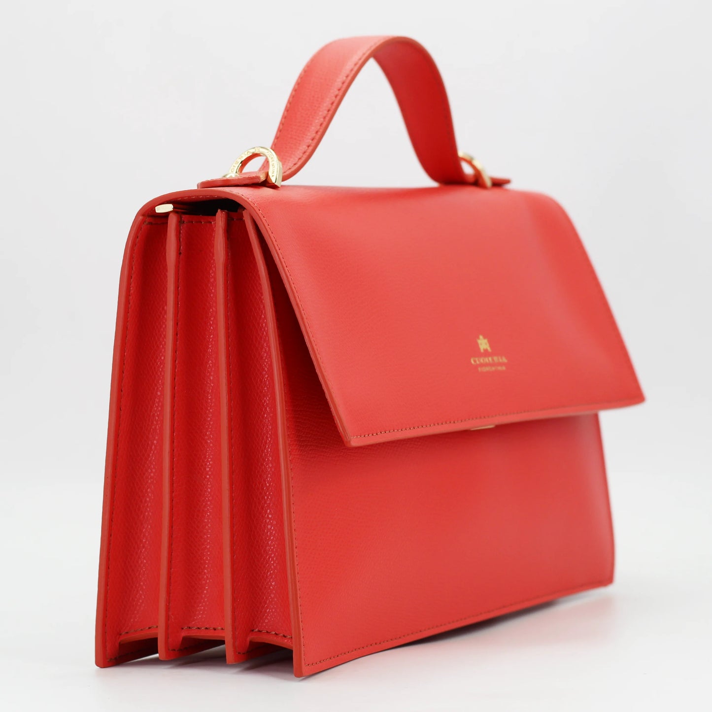 Cuoieria Fiorentina Flap Bag in calf leather corallo (B000005908008) or browse our range of hand-made Italian handbags for women in-store at Aliverti Cape Town, or shop online.
We deliver in South Africa & offer multiple payment plans as well as accept multiple safe & secure payment methods.