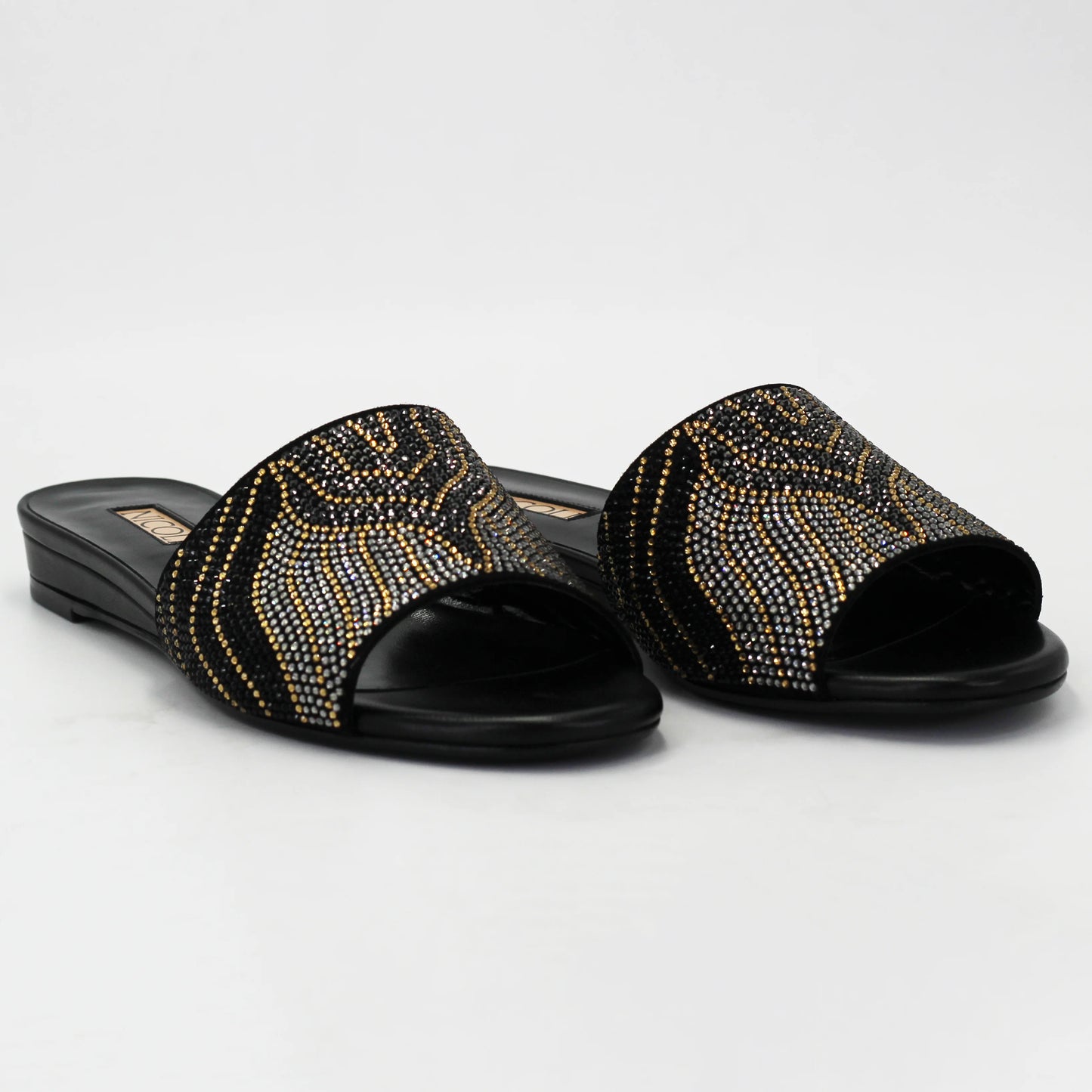 Shop Handmade Italian Leather Women's bedazzled sandal in calf leather nero (ELMARGOT) or browse our range of hand-made Italian shoes in leather or suede in-store at Aliverti Cape Town, or shop online. We deliver in South Africa & offer multiple payment plans as well as accept multiple safe & secure payment methods.