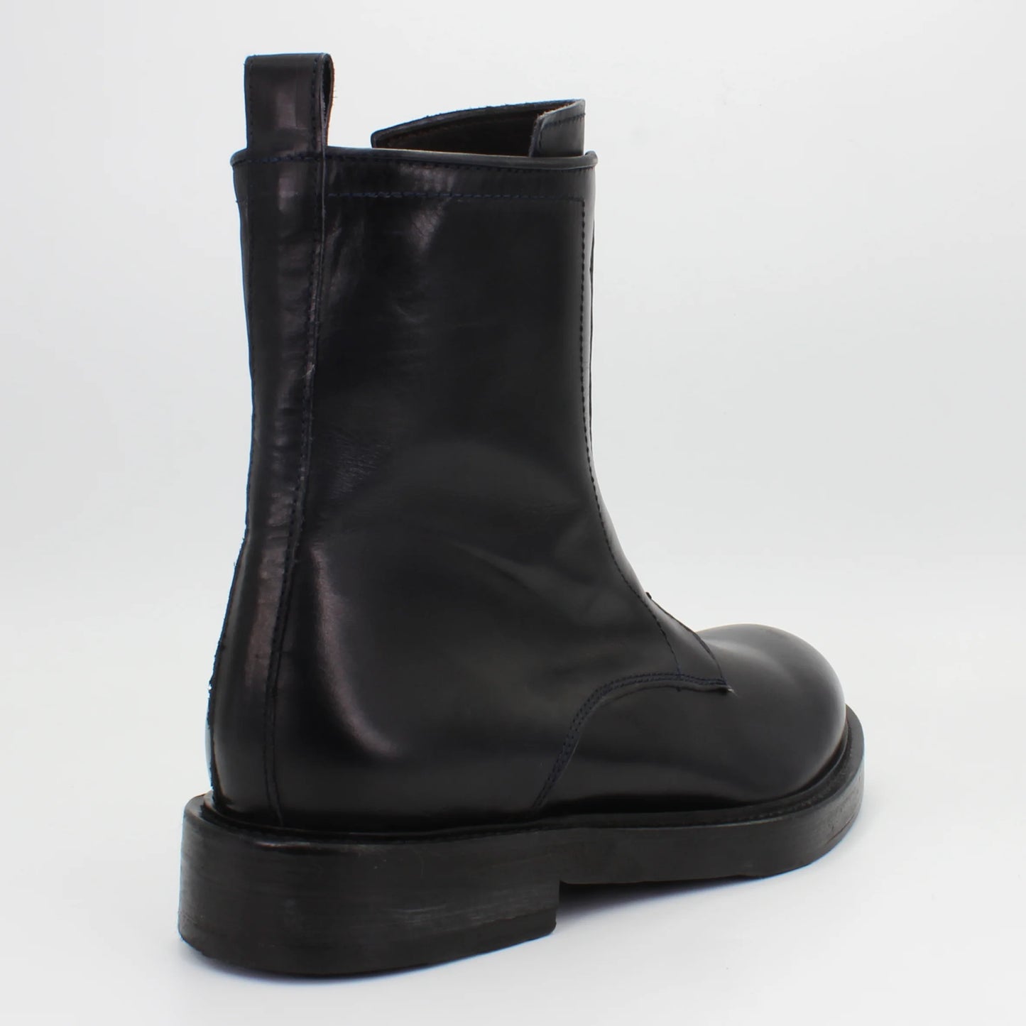 Shop Handmade Italian Leather Boot in Blu (JP35773/23) or browse our range of hand-made Italian boots for women in leather or suede in-store at Aliverti Cape Town, or shop online. We deliver in South Africa & offer multiple payment plans as well as accept multiple safe & secure payment methods.