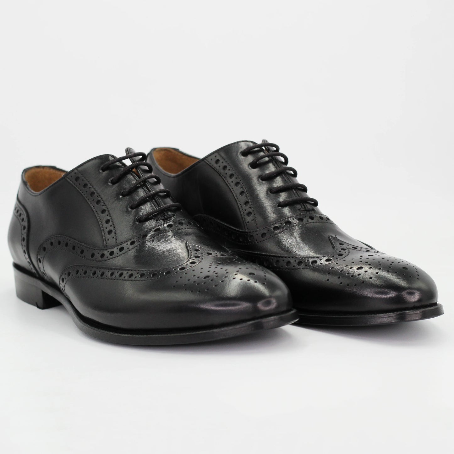 Shop Handmade Italian Leather derby brogue in nero (BRU11911) or browse our range of hand-made Italian shoes in leather or suede in-store at Aliverti Cape Town, or shop online. We deliver in South Africa & offer multiple payment plans as well as accept multiple safe & secure payment methods.