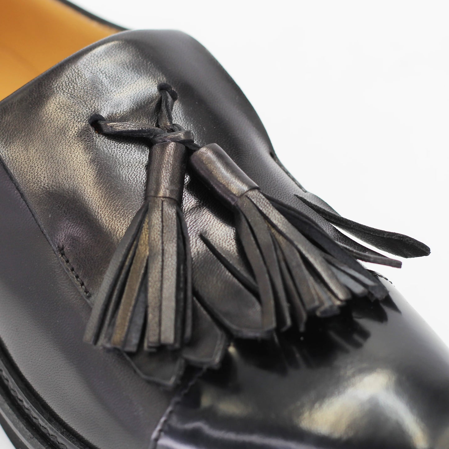 Shop Women's tassel loafer in calf leather nero (CD411) or browse our range of men's Italian clothing and shoes in leather in-store at Aliverti Cape Town, or shop online. We deliver in South Africa & offer multiple payment plans as well as accept multiple safe & secure payment methods.