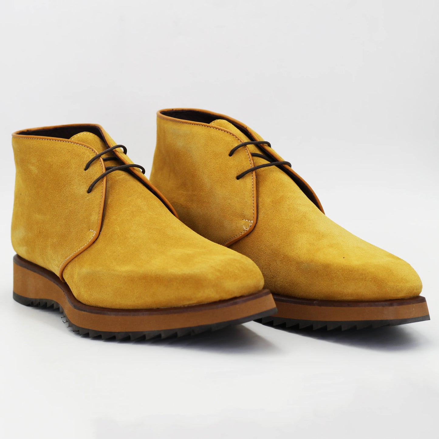 Shop Men's square toe chukka boot in calf leather suede yellow (D471) or browse our range of men's Italian clothing and shoes in leather in-store at Aliverti Cape Town, or shop online. We deliver in South Africa & offer multiple payment plans as well as accept multiple safe & secure payment methods.