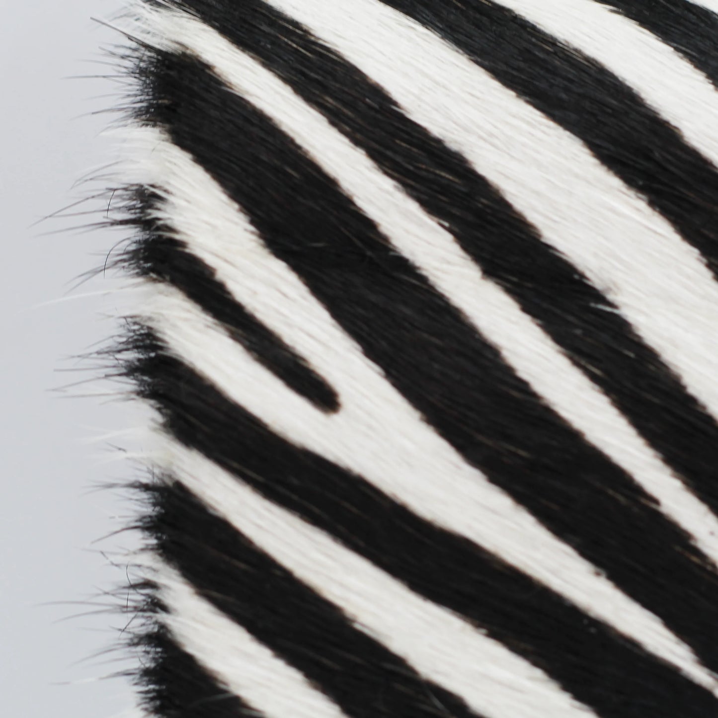 Shop Women's Italian-made Tramontano Italian leather clutch handbag in zebra (TRAM1034) or browse our range of hand-made Italian handbags for women in-store at Aliverti Cape Town, or shop online.
We deliver in South Africa & offer multiple payment plans as well as accept multiple safe & secure payment methods.