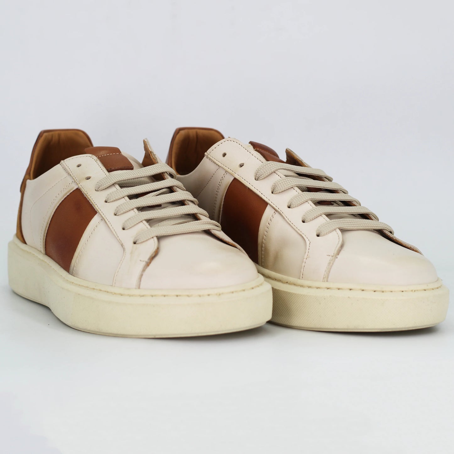 Shop men's sneaker in calf leather naturale cuoio (GRUFalco-01 934) or browse our range of men's Italian clothing and shoes in leather in-store at Aliverti Cape Town, or shop online. We deliver in South Africa & offer multiple payment plans as well as accept multiple safe & secure payment methods.