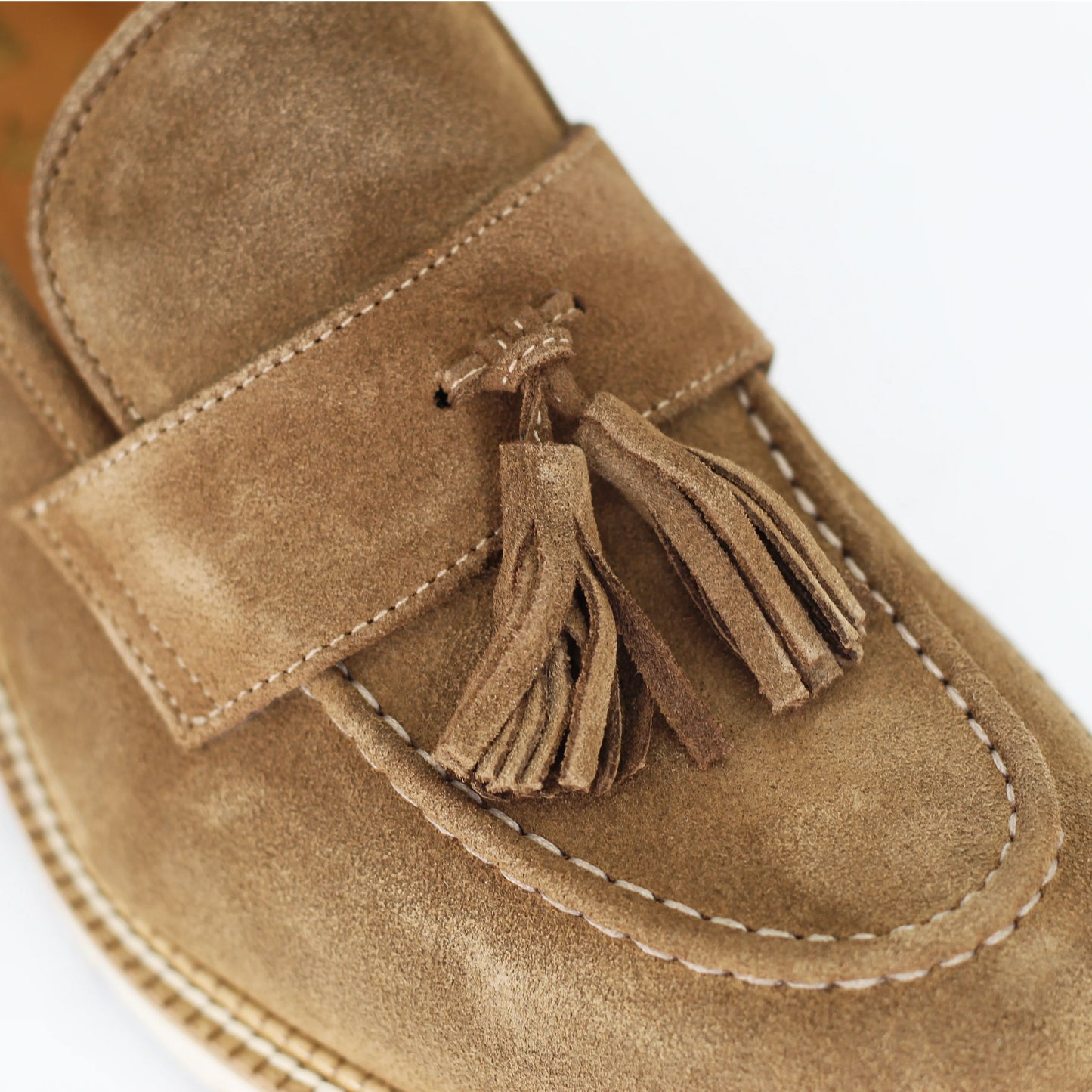 Shop men's tassle moccasin in calf leather suede taupe (GRU3606-4) or browse our range of men's Italian clothing and shoes in leather in-store at Aliverti Cape Town, or shop online. We deliver in South Africa & offer multiple payment plans as well as accept multiple safe & secure payment methods.