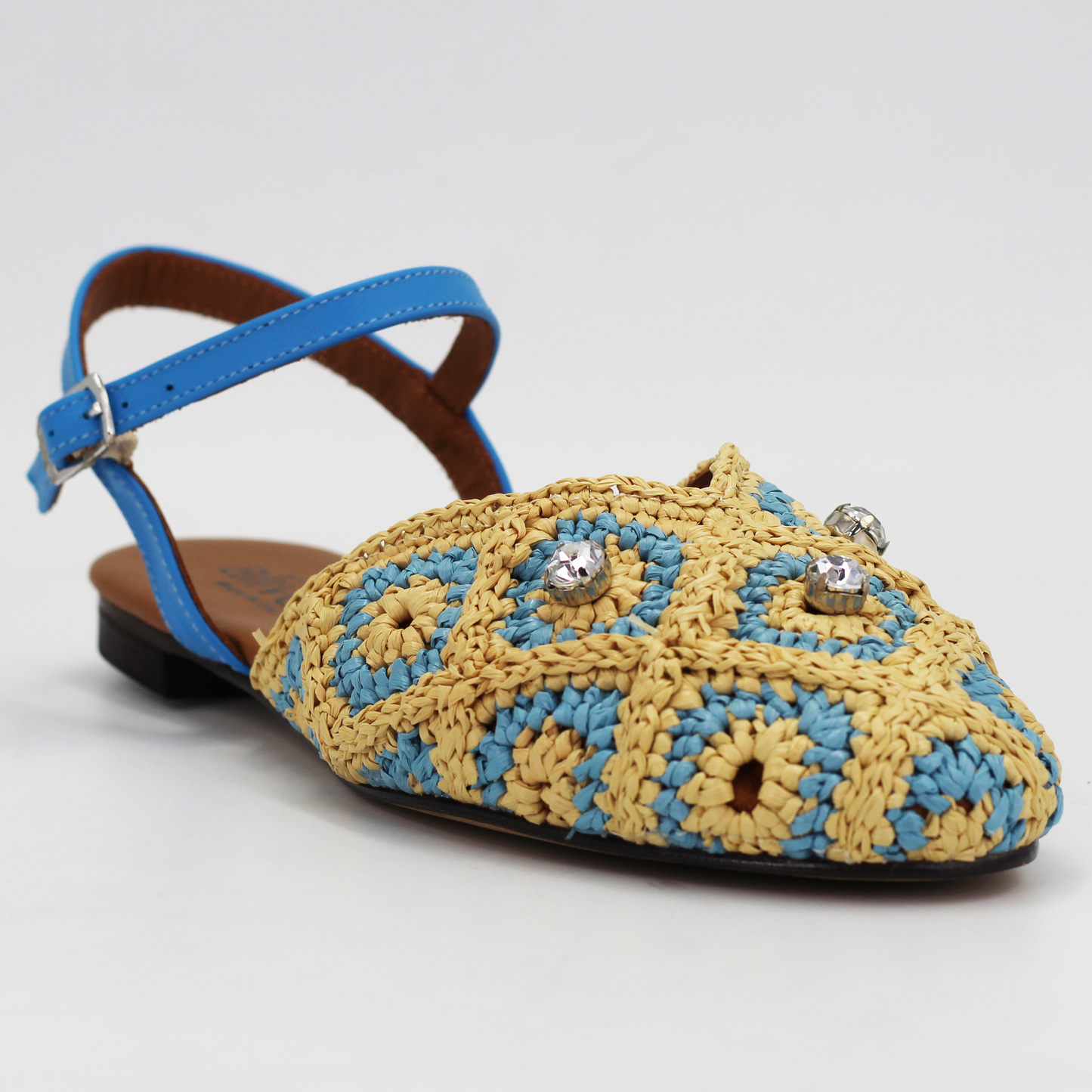 Shop Handmade Italian Leather Women's cage sandal (G619) or browse our range of hand-made Italian shoes in leather or suede in-store at Aliverti Cape Town, or shop online. We deliver in South Africa & offer multiple payment plans as well as accept multiple safe & secure payment methods.