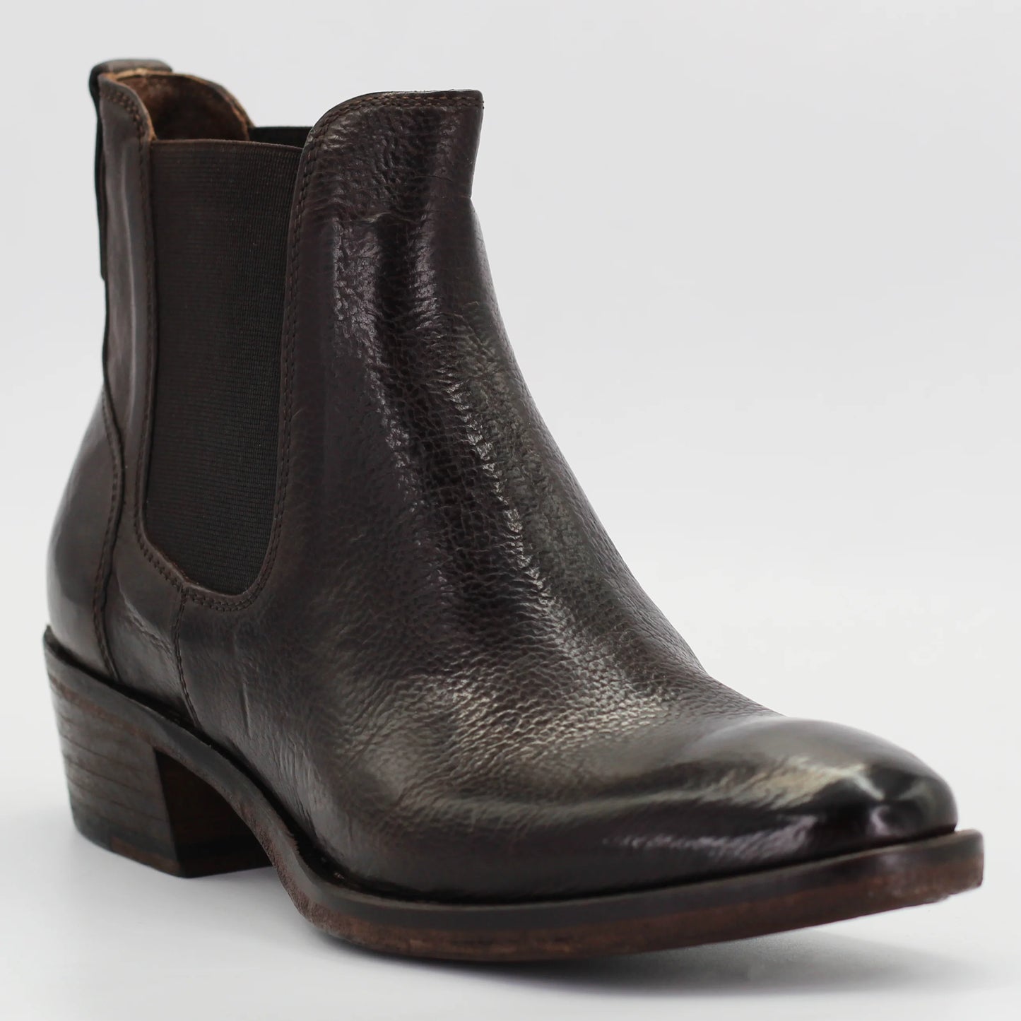 Shop Women's heeled chelsea boot in calf leather Testa Di Moro (BRD11674) or browse our range of men's Italian clothing and shoes in leather in-store at Aliverti Cape Town, or shop online. We deliver in South Africa & offer multiple payment plans as well as accept multiple safe & secure payment methods.