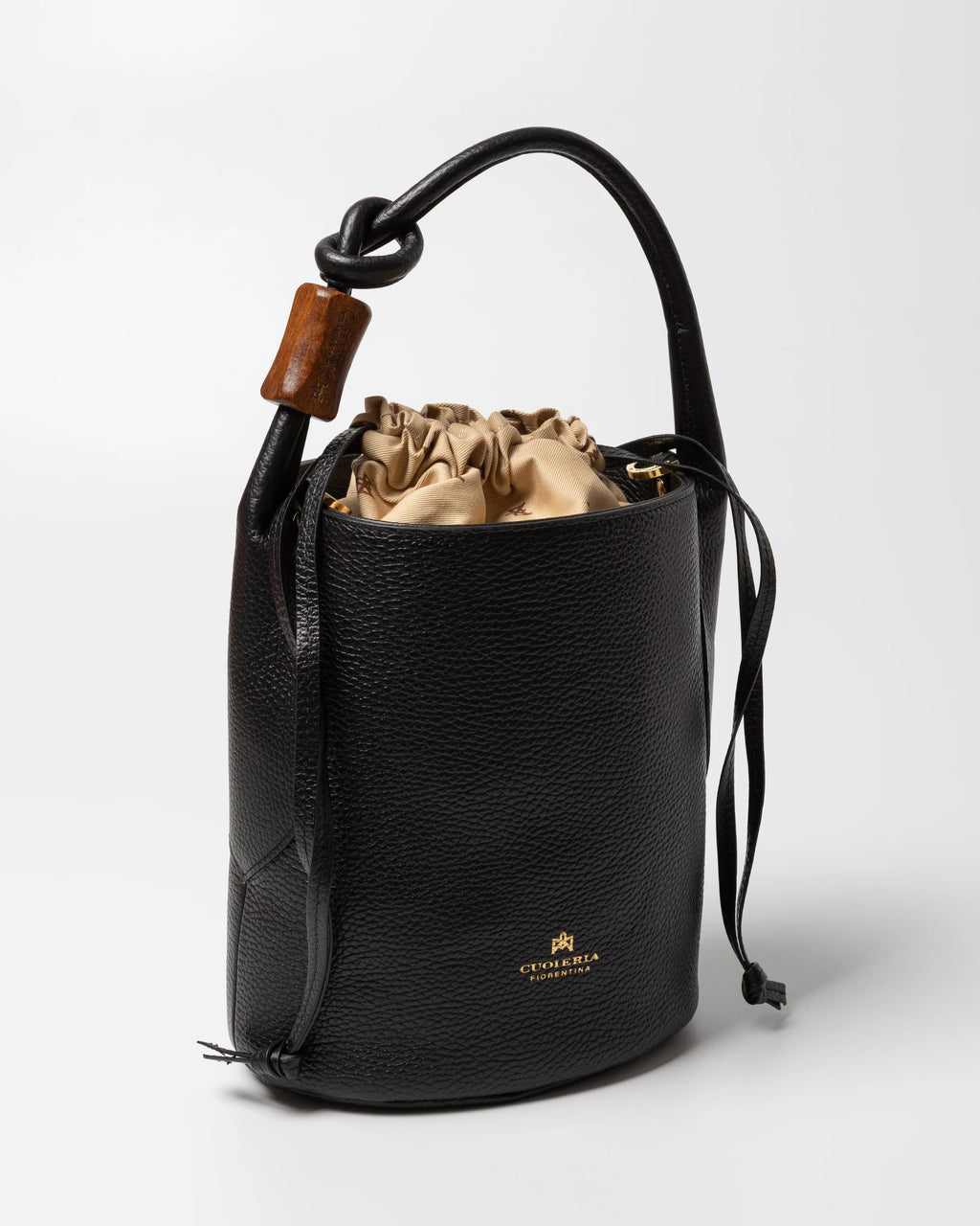 Shop Women's Italian-made Cuoieria Fiorentina Italian Leather Agata Small Bucket in Nero (B000006127230) or browse our range of hand-made Italian handbags for women in-store at Aliverti Cape Town, or shop online. 

We deliver in South Africa & offer multiple payment plans as well as accept multiple safe & secure payment methods.