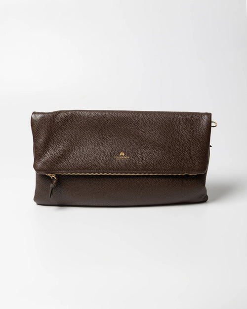 Shop Women's Italian-made Cuoieria Fiorentina Italian Leather Velvet Flat Bag XL in Ciocolata (B000006086230) or browse our range of hand-made Italian handbags for women in-store at Aliverti Cape Town, or shop online. 

We deliver in South Africa & offer multiple payment plans as well as accept multiple safe & secure payment methods.