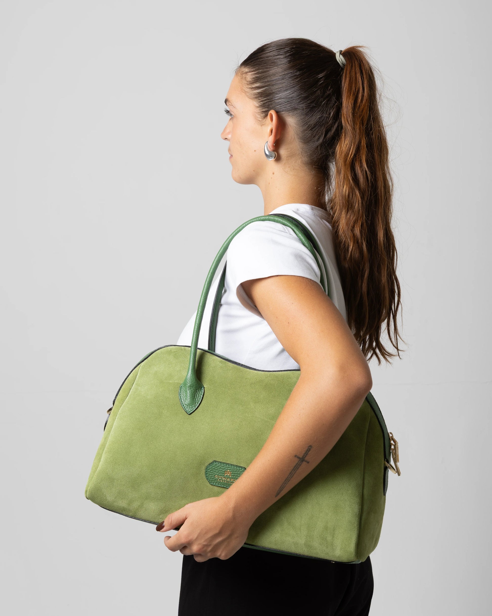 Shop Women's Italian-made Cuoieria Fiorentina Italian Leather Emma Boho Shopping in Aloe (B000006118240) or browse our range of hand-made Italian handbags for women in-store at Aliverti Cape Town, or shop online. 

We deliver in South Africa & offer multiple payment plans as well as accept multiple safe & secure payment methods.