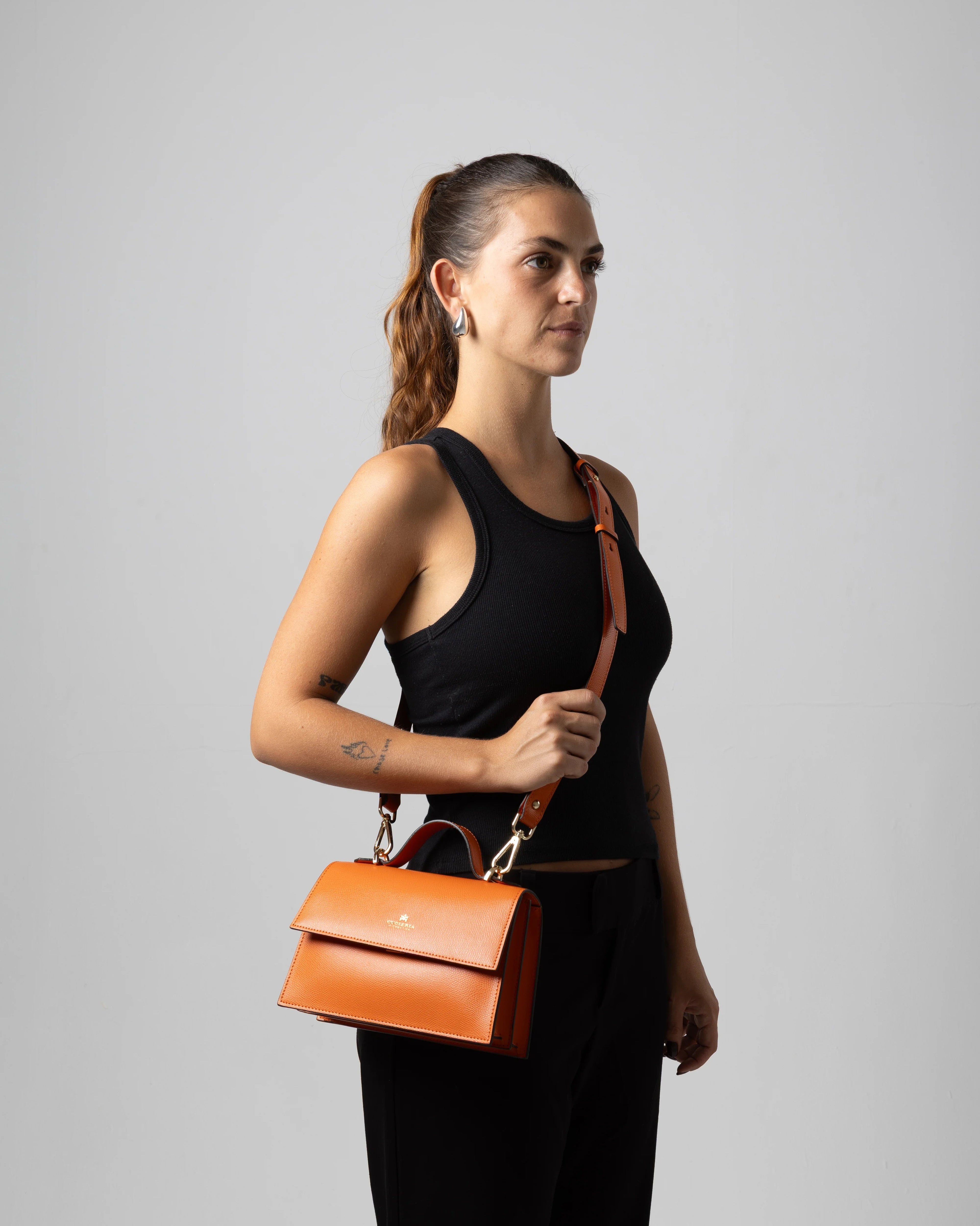 Leather Handbags - Shop Premium Quality and Durable Styles | Aliverti