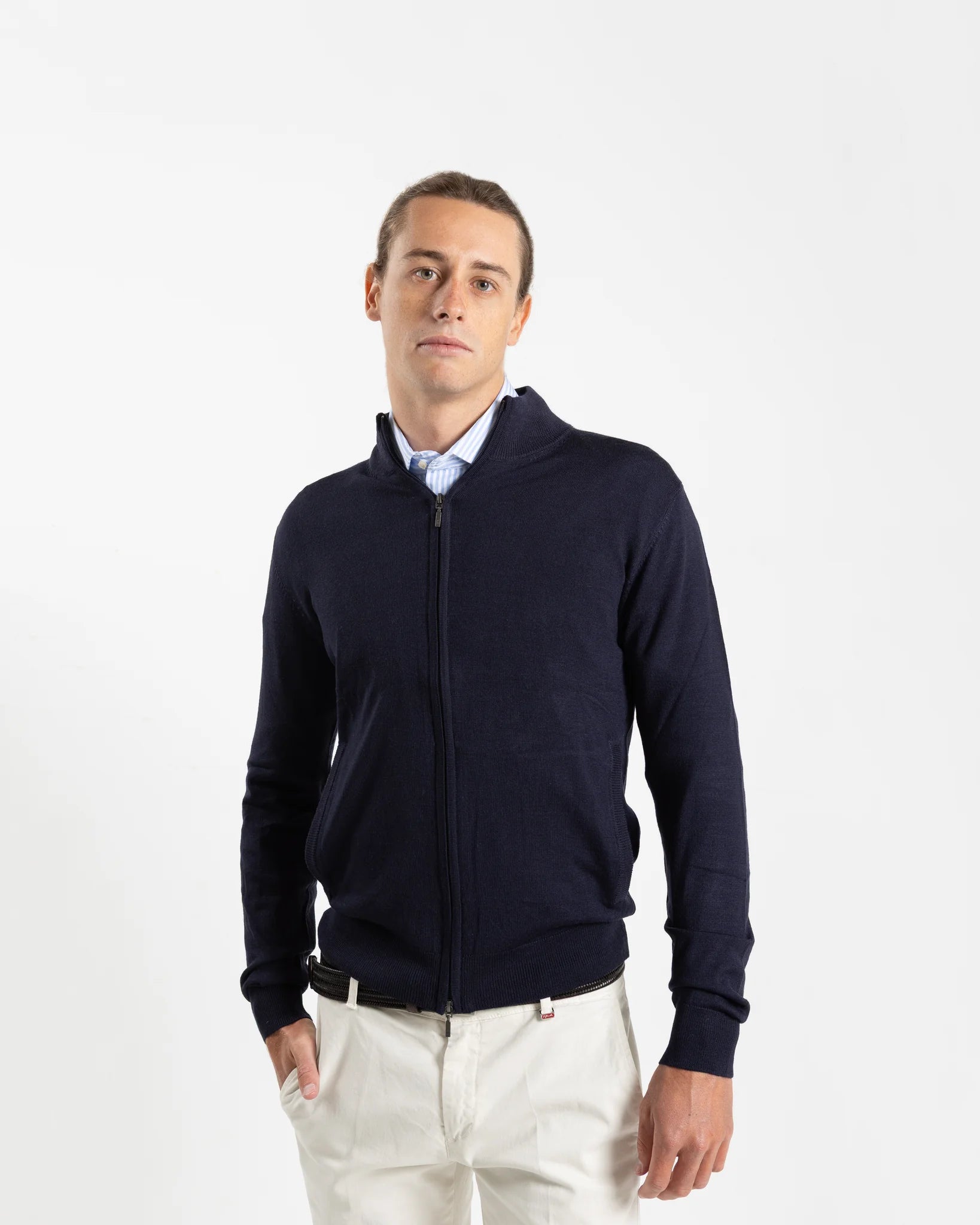 Shop Fusaro Antonio Full-Zip Fine Knit Cardigan in Navy Blue or browse our range of men's Italian clothing and shoes in leather in-store at Aliverti Cape Town, or shop online. We deliver in South Africa & offer multiple payment plans as well as accept multiple safe & secure payment methods. A light, smooth cardigan. Full-zip construction and stand collar, but in a fine merino knit that sits closer to the body and layers effortlessly under a coat. Two ribbed-trim side pockets add function without breaking th