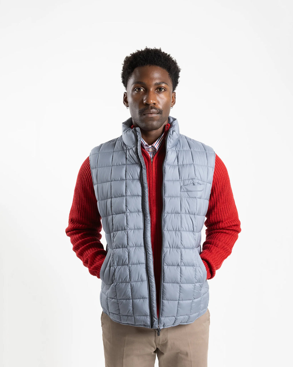 Shop Fusaro Antonio Men's Gilet in Sky Blue or browse our range of men's Italian clothing and shoes in leather in-store at Aliverti Cape Town, or shop online. We deliver in South Africa & offer multiple payment plans as well as accept multiple safe & secure payment methods.