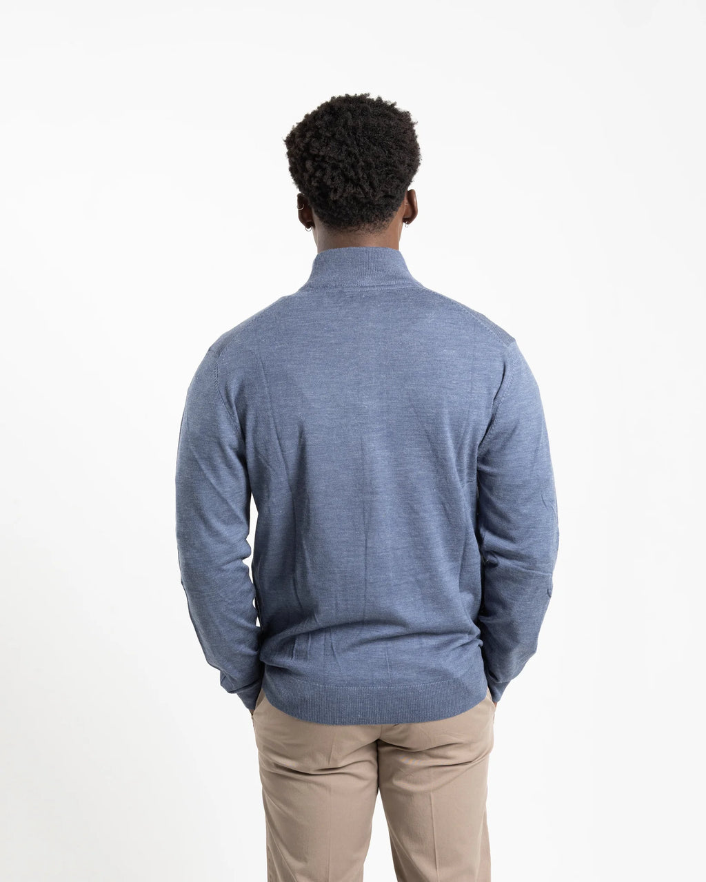 Shop Fusaro Antonio Full-Zip Fine Knit Cardigan in Blu or browse our range of men's Italian clothing and shoes in leather in-store at Aliverti Cape Town, or shop online. We deliver in South Africa & offer multiple payment plans as well as accept multiple safe & secure payment methods.