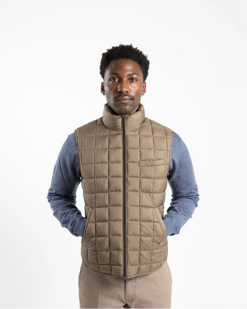 Shop Fusaro Antonio Men's Gilet in Brown or browse our range of men's Italian clothing and shoes in leather in-store at Aliverti Cape Town, or shop online. We deliver in South Africa & offer multiple payment plans as well as accept multiple safe & secure payment methods.