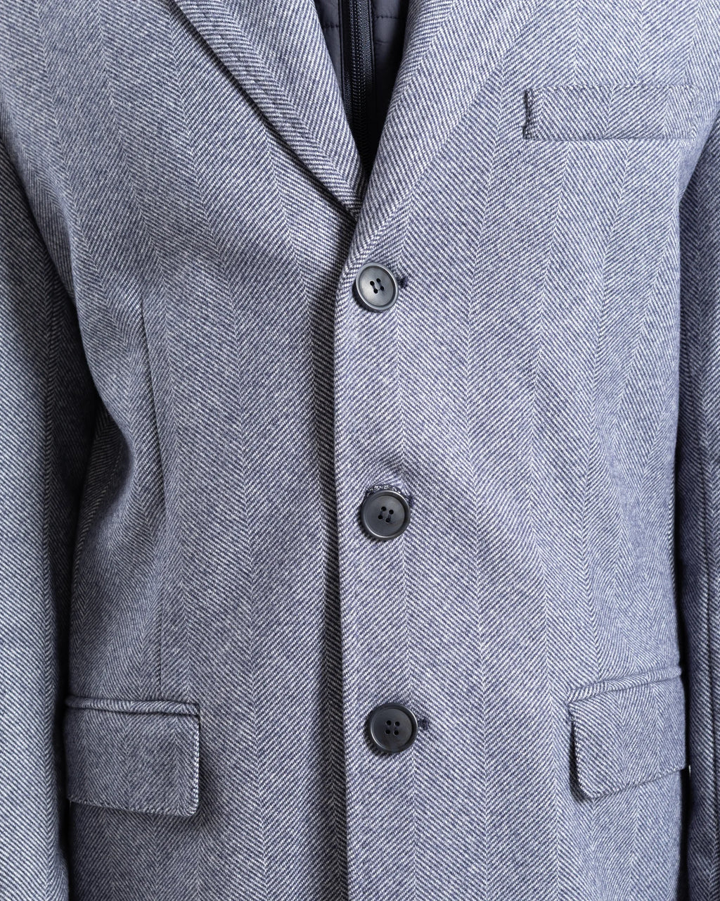 Shop Fusaro Antonio Herringbone Wool Overcoat in Blu or browse our range of men's Italian clothing and shoes in leather in-store at Aliverti Cape Town, or shop online. We deliver in South Africa & offer multiple payment plans as well as accept multiple safe & secure payment methods.