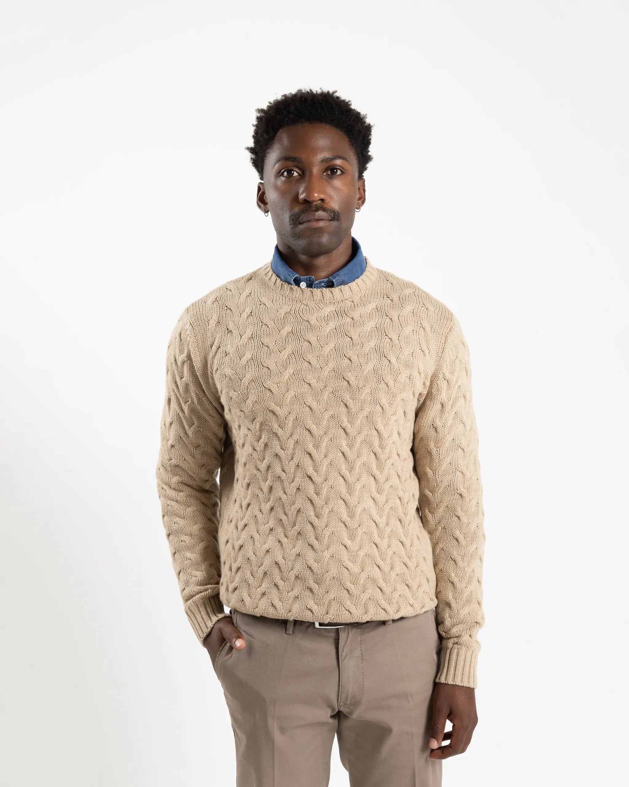 Shop Fusaro Antonio Men's Cable-Knit Crew Neck Jersey in Camel or browse our range of men's Italian clothing and shoes in leather in-store at Aliverti Cape Town, or shop online. We deliver in South Africa & offer multiple payment plans as well as accept multiple safe & secure payment methods.