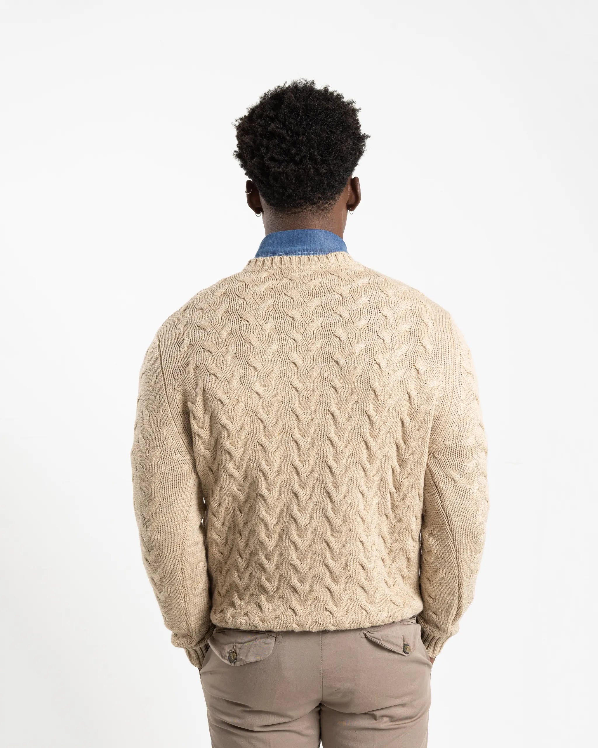 Shop Fusaro Antonio Men's Cable-Knit Crew Neck Jersey in Camel or browse our range of men's Italian clothing and shoes in leather in-store at Aliverti Cape Town, or shop online. We deliver in South Africa & offer multiple payment plans as well as accept multiple safe & secure payment methods.