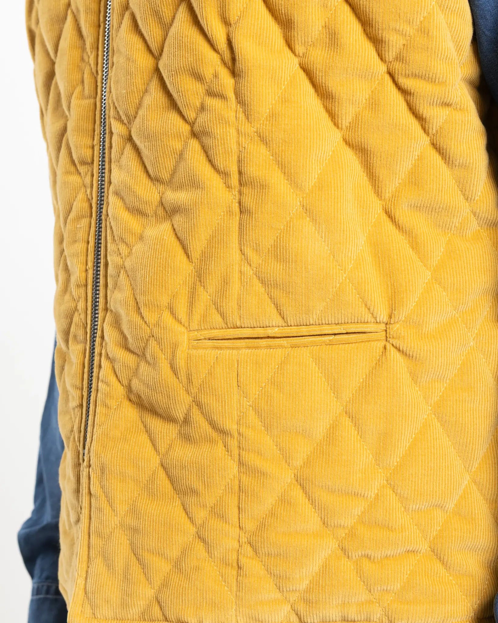 Shop Fusaro Antonio Men's Gilet in Giallo or browse our range of men's Italian clothing and shoes in leather in-store at Aliverti Cape Town, or shop online. We deliver in South Africa & offer multiple payment plans as well as accept multiple safe & secure payment methods.