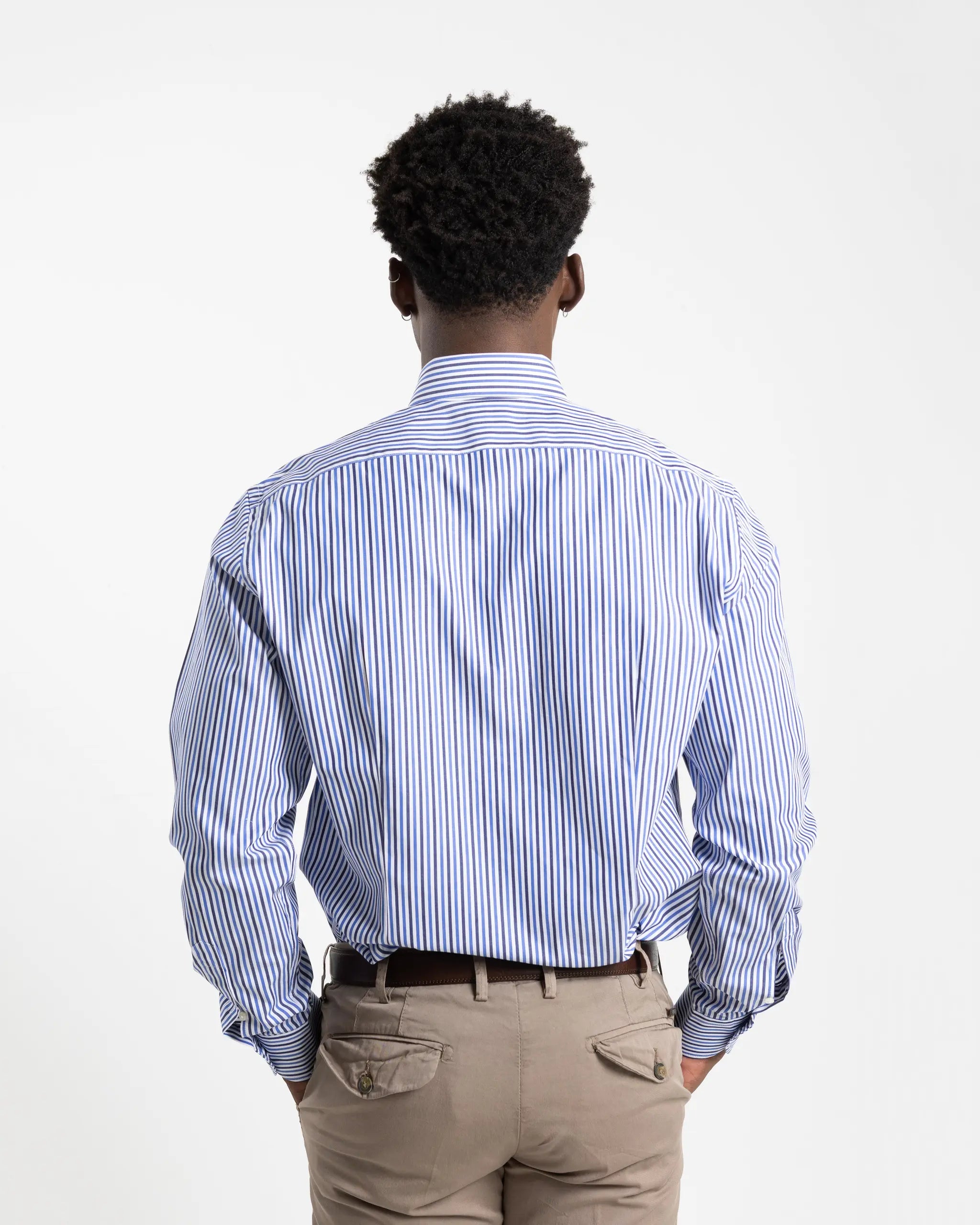 Shop Bianco Oro Men's Striped Cotton Shirt in Blue or browse our range of men's Italian clothing and shoes in leather in-store at Aliverti Cape Town, or shop online. We deliver in South Africa & offer multiple payment plans as well as accept multiple safe & secure payment methods.