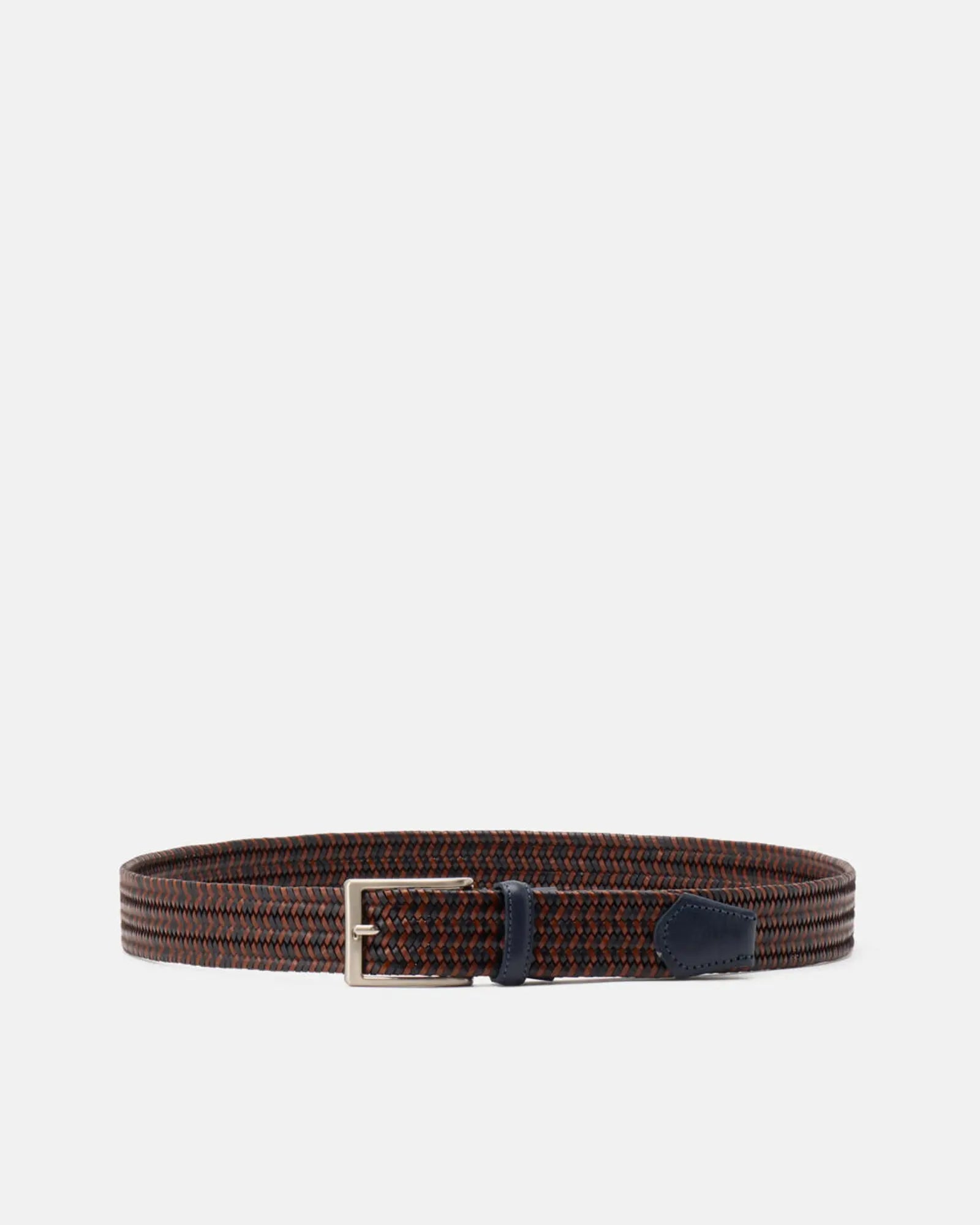 Classic and always fashionable, this leather belt is very versatile and goes easily with any look. The special processing of the leather makes it perfect for embellishing all outfits, from causal to elegant.

Square buckle with nickel finish.
Height: 3,5 Cm.

See the size guide for a correct choice, in case of doubt it is recommended to opt for the larger size.

Vegetable tanning is the oldest and most genuine leather processing technique. Performed with natural tannins extracted from tree bark this type of