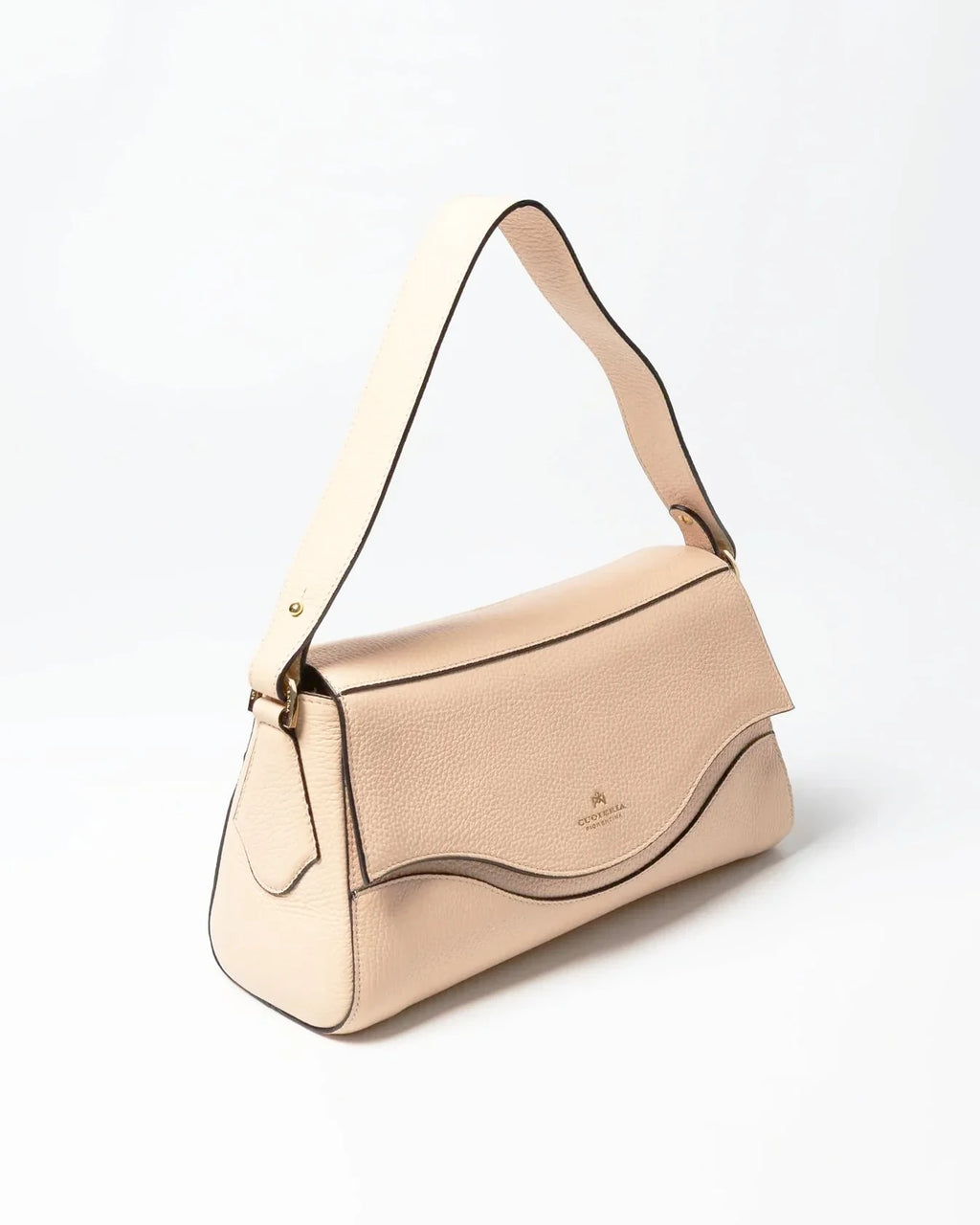 Shop Women's Italian-made Cuoieria Fiorentina Italian leather flap baguette handbag in pesca (B000005939230) or browse our range of hand-made Italian handbags for women in-store at Aliverti Cape Town, or shop online. 

We deliver in South Africa & offer multiple payment plans as well as accept multiple safe & secure payment methods.