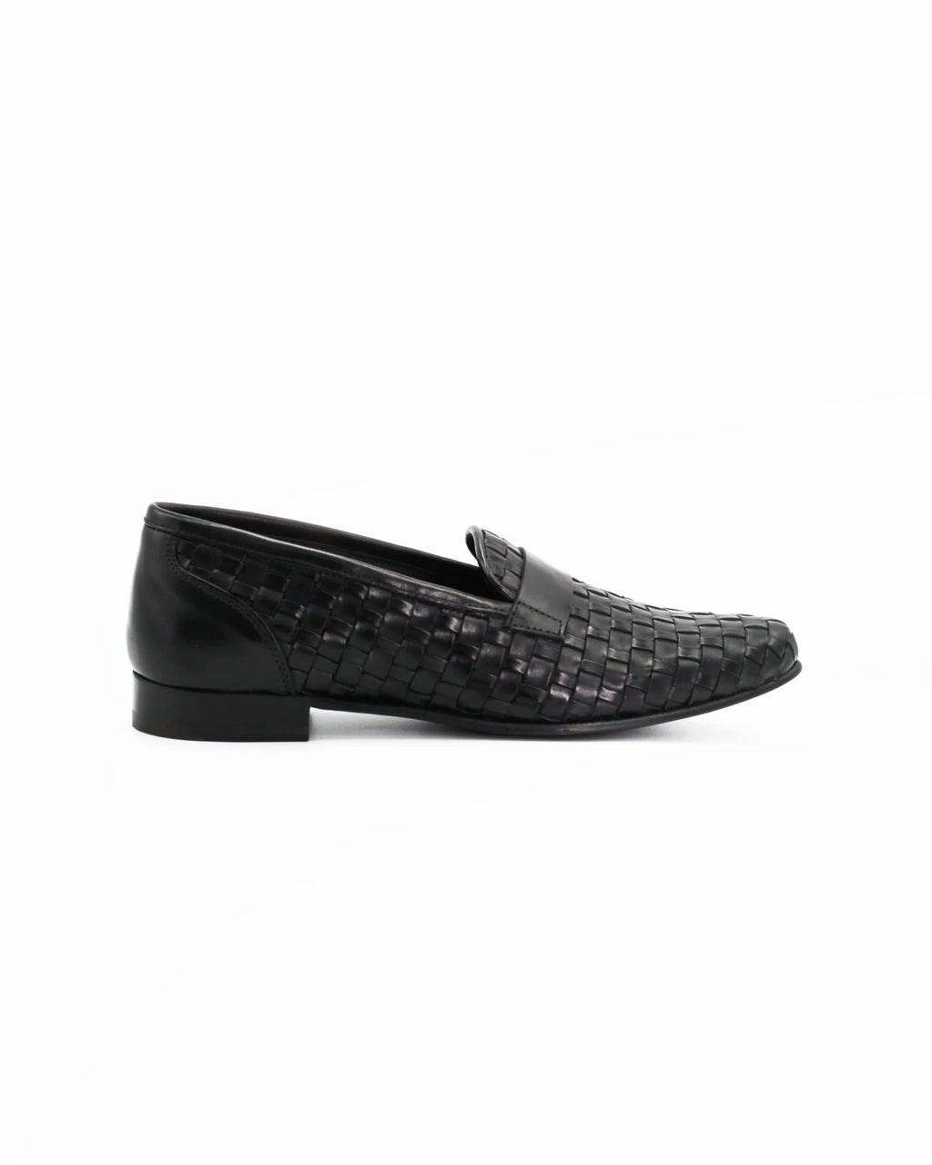 Shop Women's woven penny loafer in calf leather nero (BRD10029)  or browse our range of men's Italian clothing and shoes in leather in-store at Aliverti Cape Town, or shop online. We deliver in South Africa & offer multiple payment plans as well as accept multiple safe & secure payment methods.