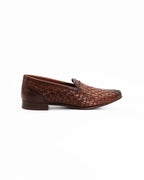 Shop Women's woven loafer in calf leather brandy (BRD10029) or browse our range of men's Italian clothing and shoes in leather in-store at Aliverti Cape Town, or shop online. We deliver in South Africa & offer multiple payment plans as well as accept multiple safe & secure payment methods.
