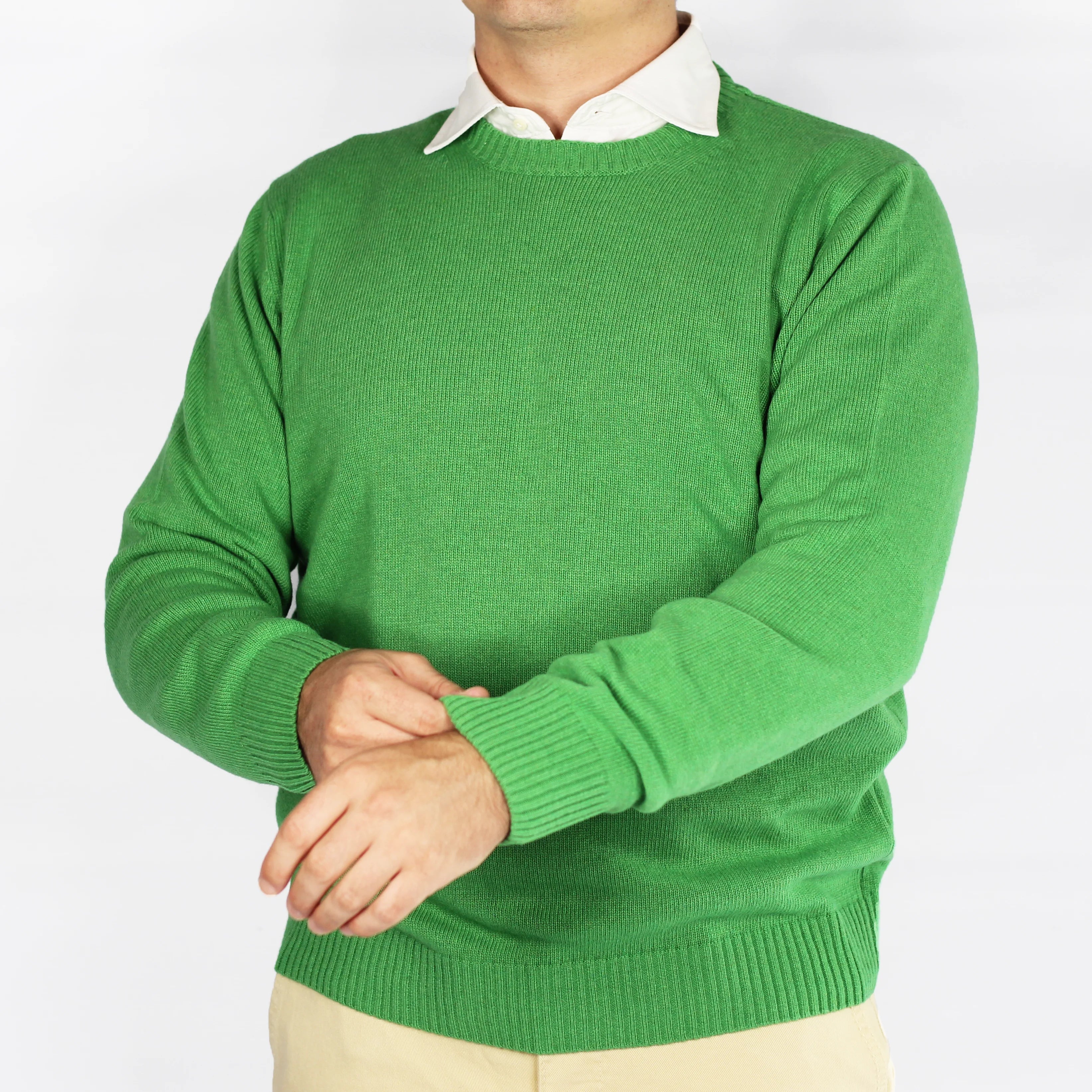 Shop Fusaro Antonio crewneck wool cashmere jersey in verde (MA21051) or browse our range of men's Italian clothing and shoes in leather in-store at Aliverti Cape Town, or shop online. We deliver in South Africa & offer multiple payment plans as well as accept multiple safe & secure payment methods.