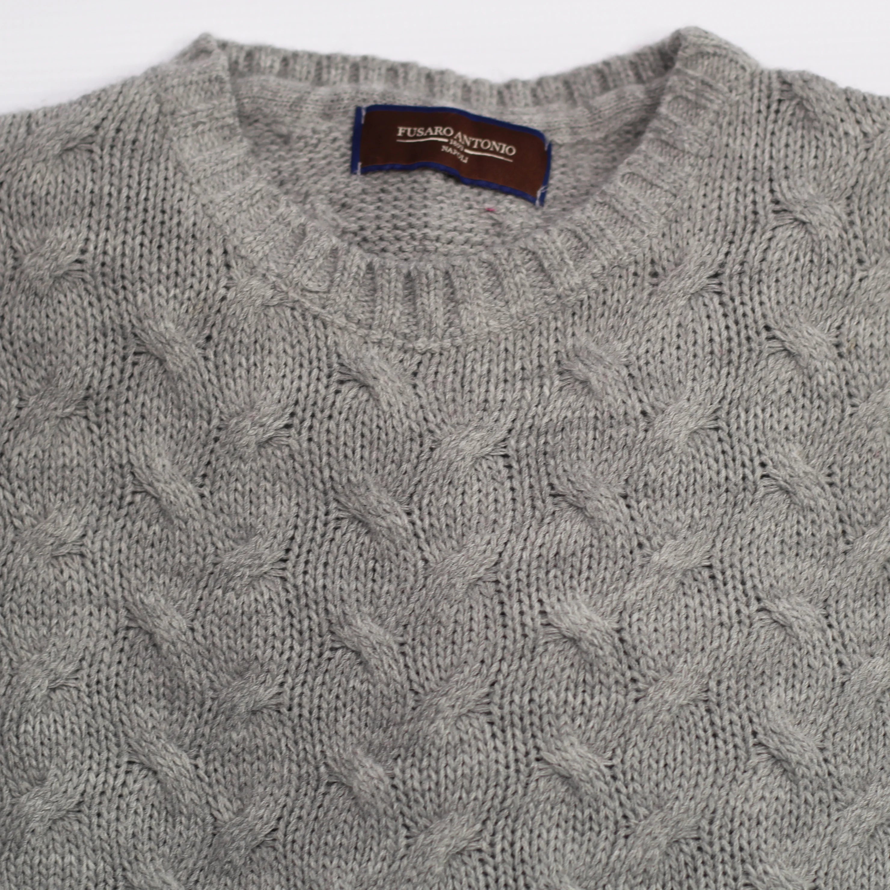 Shop Fusaro Antonio chunky wool blend cable knit jersey in grigio (MA25010) or browse our range of men's Italian clothing and shoes in leather in-store at Aliverti Cape Town, or shop online. We deliver in South Africa & offer multiple payment plans as well as accept multiple safe & secure payment methods.