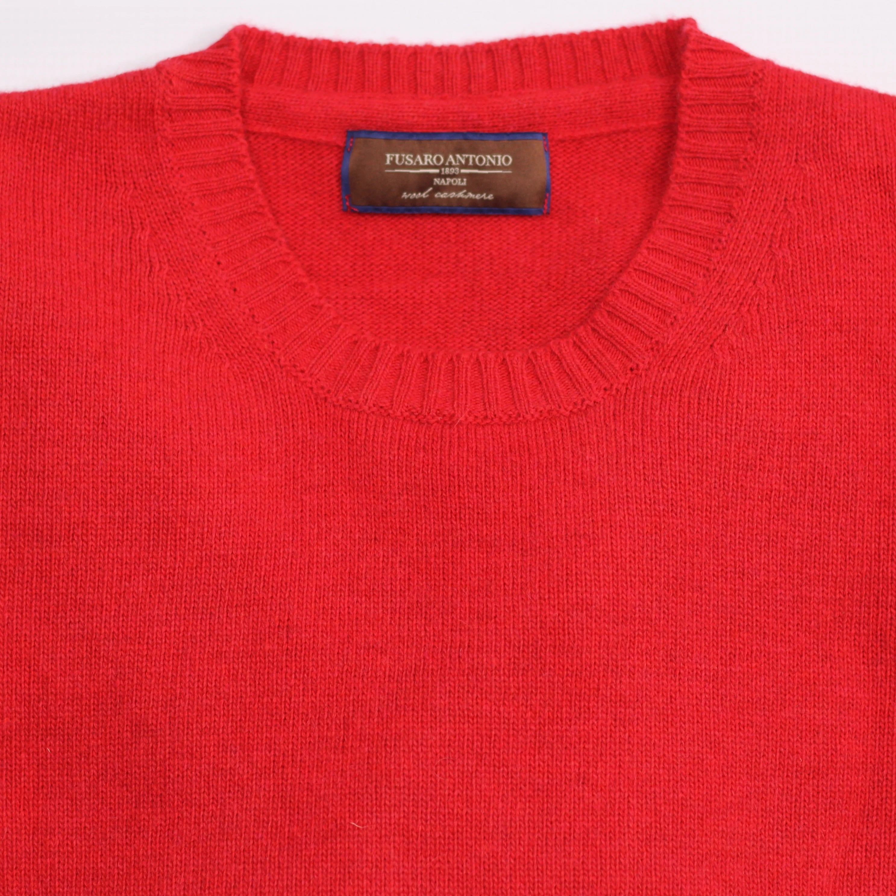 Shop Fusaro Antonio crewneck wool cashmere jersey in rosso (MA21051) or browse our range of men's Italian clothing and shoes in leather in-store at Aliverti Cape Town, or shop online. We deliver in South Africa & offer multiple payment plans as well as accept multiple safe & secure payment methods.