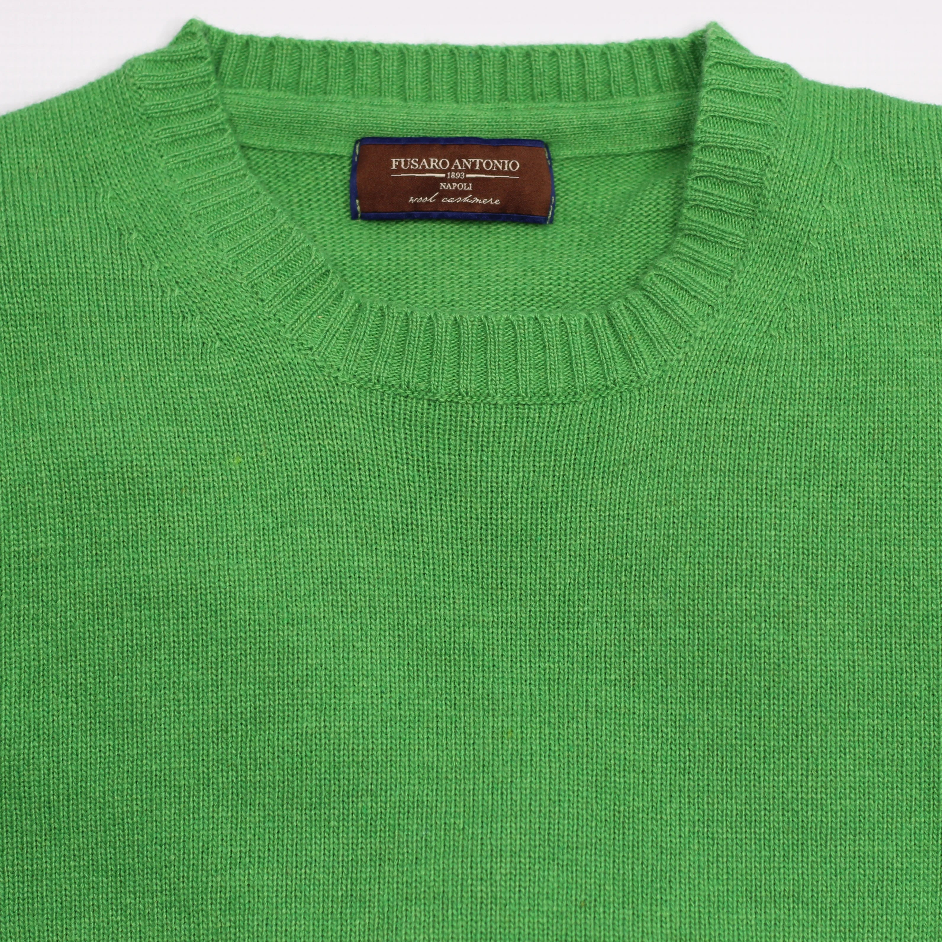 Shop Fusaro Antonio crewneck wool cashmere jersey in verde (MA21051) or browse our range of men's Italian clothing and shoes in leather in-store at Aliverti Cape Town, or shop online. We deliver in South Africa & offer multiple payment plans as well as accept multiple safe & secure payment methods.