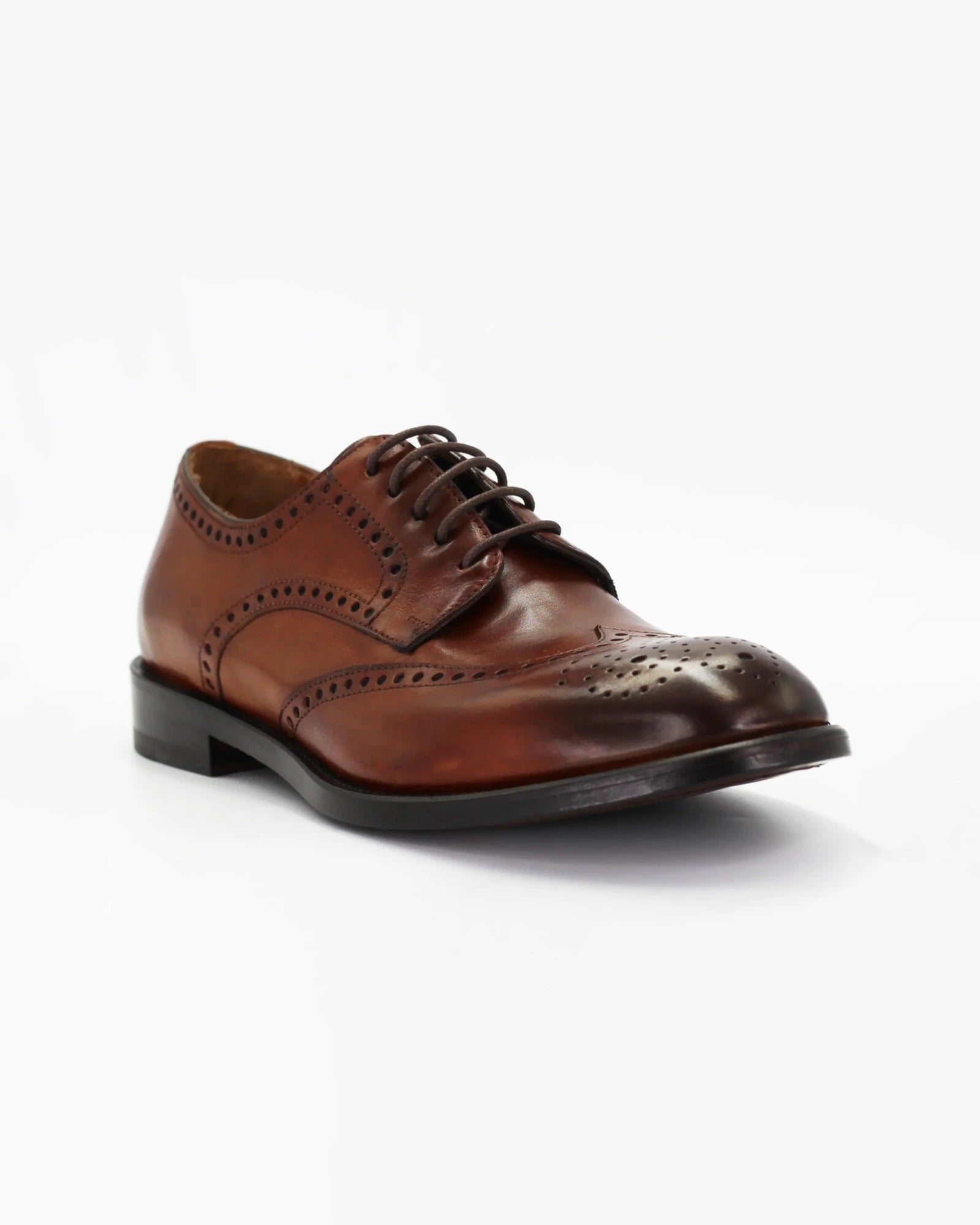 Shop Men's oxford brogue in calf leather siena (BRU12321) or browse our range of men's Italian clothing and shoes in leather in-store at Aliverti Cape Town, or shop online. We deliver in South Africa & offer multiple payment plans as well as accept multiple safe & secure payment methods.