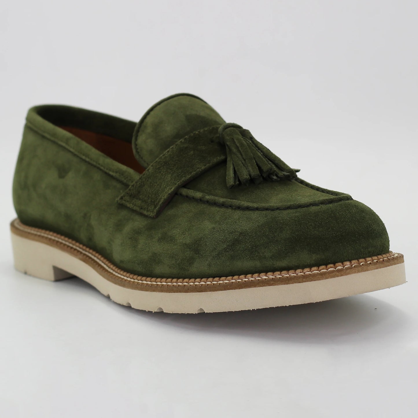 Shop Men's tassel moccasin in calf leather suede verde (GRU360614) or browse our range of men's Italian clothing and shoes in leather in-store at Aliverti Cape Town, or shop online. We deliver in South Africa & offer multiple payment plans as well as accept multiple safe & secure payment methods.