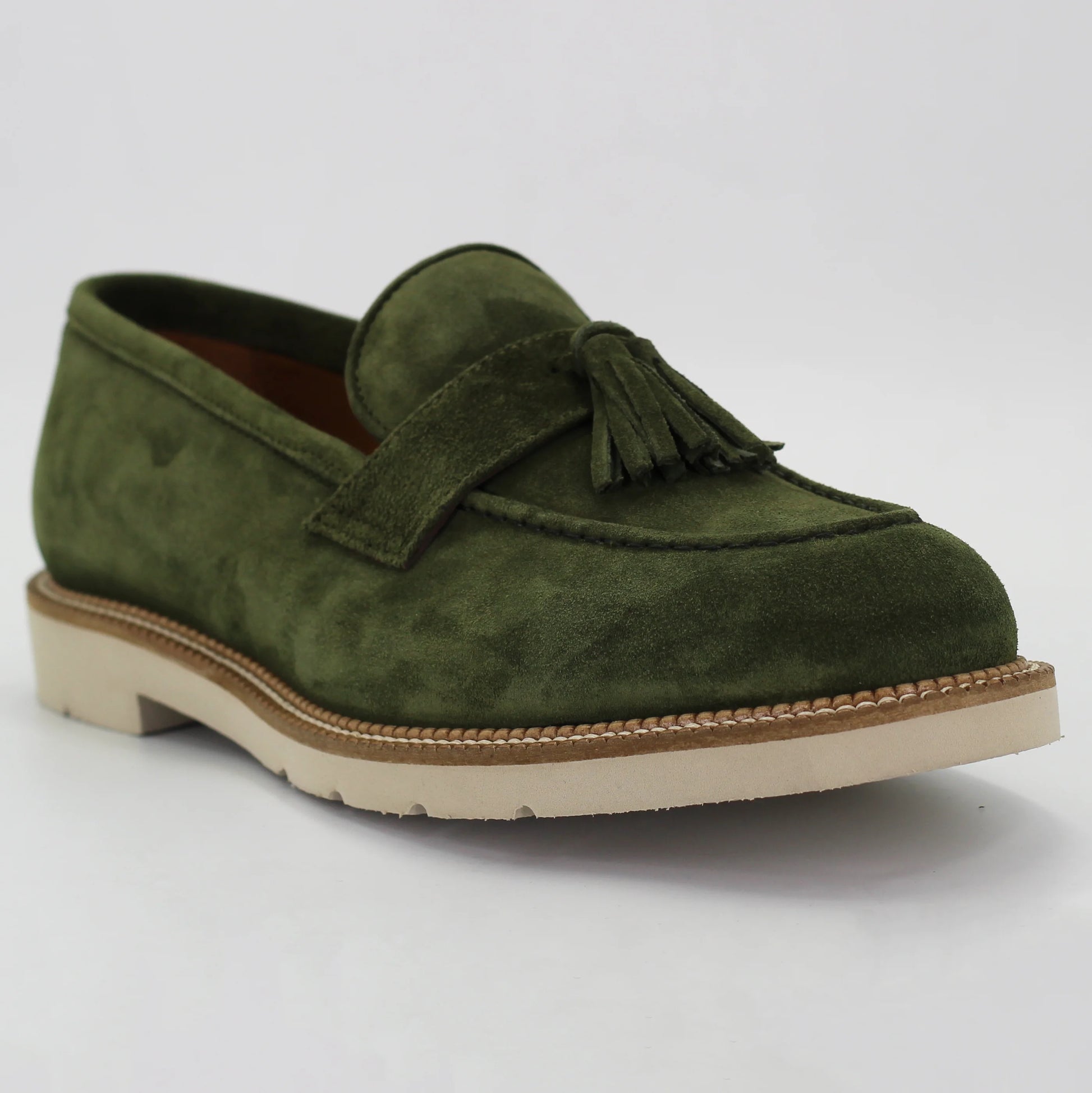 Shop Men's tassel moccasin in calf leather suede verde (GRU360614) or browse our range of men's Italian clothing and shoes in leather in-store at Aliverti Cape Town, or shop online. We deliver in South Africa & offer multiple payment plans as well as accept multiple safe & secure payment methods.