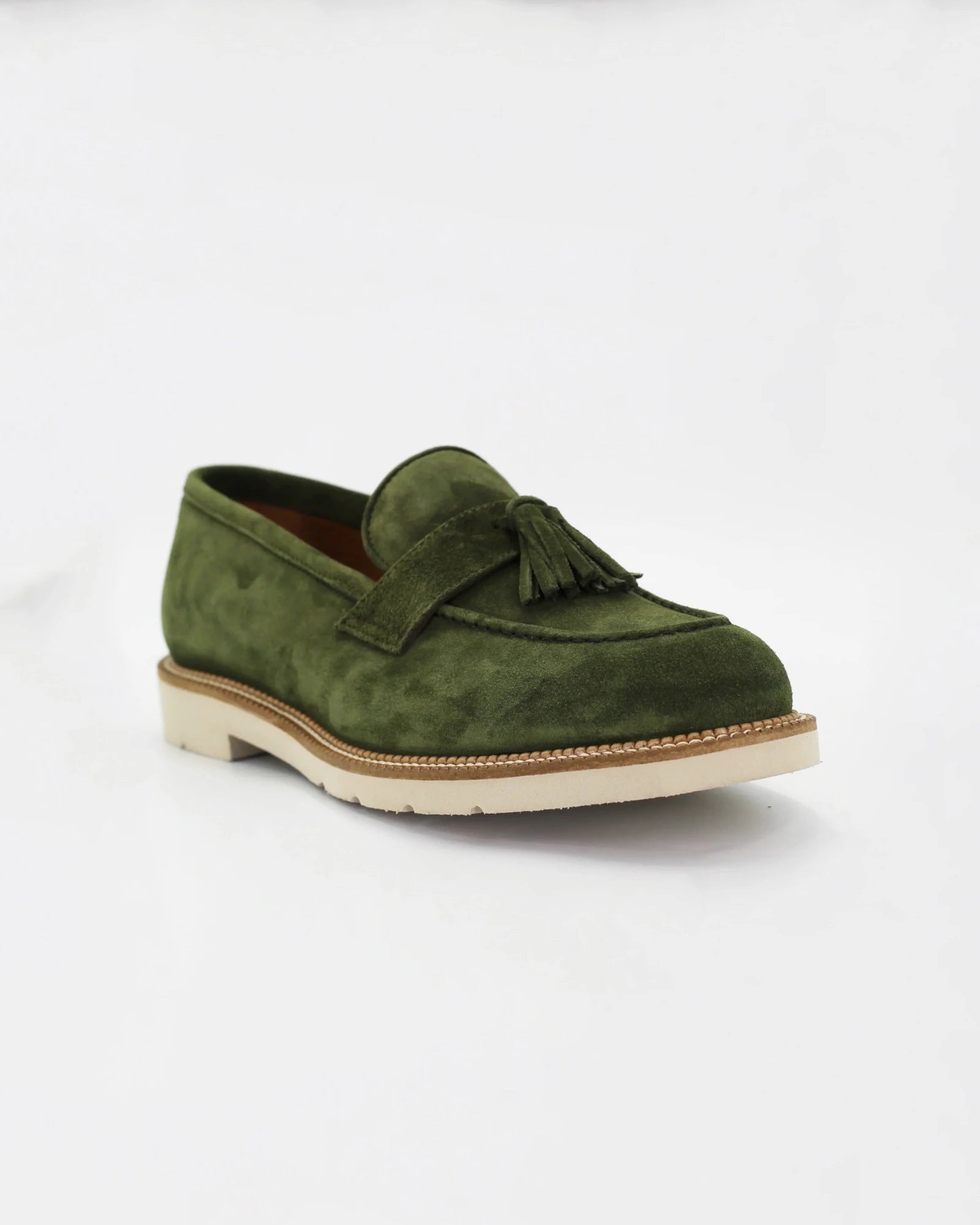 Shop Men's tassel moccasin in calf leather suede verde (GRU360614) or browse our range of men's Italian clothing and shoes in leather in-store at Aliverti Cape Town, or shop online. We deliver in South Africa & offer multiple payment plans as well as accept multiple safe & secure payment methods.