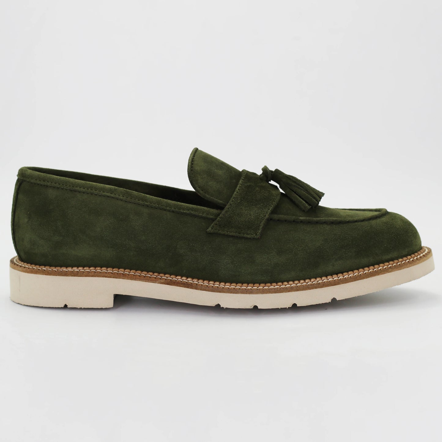 Shop Men's tassel moccasin in calf leather suede verde (GRU360614) or browse our range of men's Italian clothing and shoes in leather in-store at Aliverti Cape Town, or shop online. We deliver in South Africa & offer multiple payment plans as well as accept multiple safe & secure payment methods.