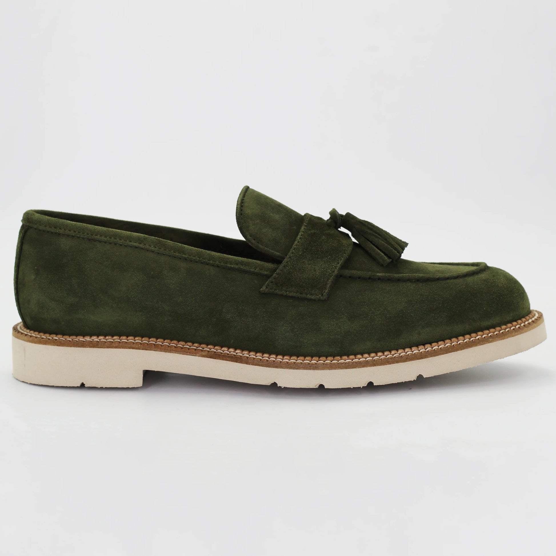 Shop Men's tassel moccasin in calf leather suede verde (GRU360614) or browse our range of men's Italian clothing and shoes in leather in-store at Aliverti Cape Town, or shop online. We deliver in South Africa & offer multiple payment plans as well as accept multiple safe & secure payment methods.