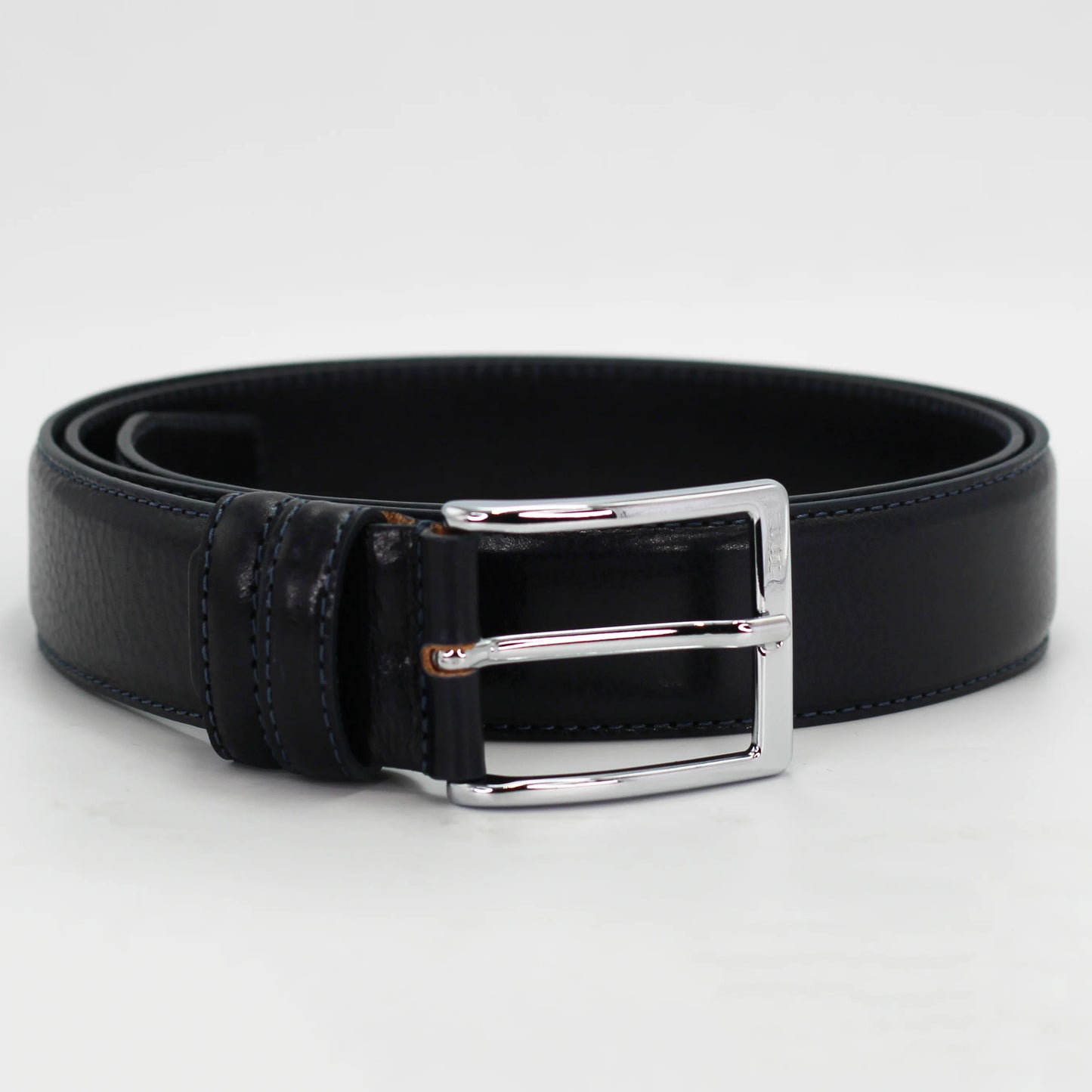 Shop our Italian-made Cuoieria Fiorentina Italian leather belt in blue (CIODGEL00G040) or browse our range of Italian belts for men & women in-store at Aliverti Cape Town, or shop online. 

We deliver in South Africa & offer multiple payment plans as well as accept multiple safe & secure payment methods.