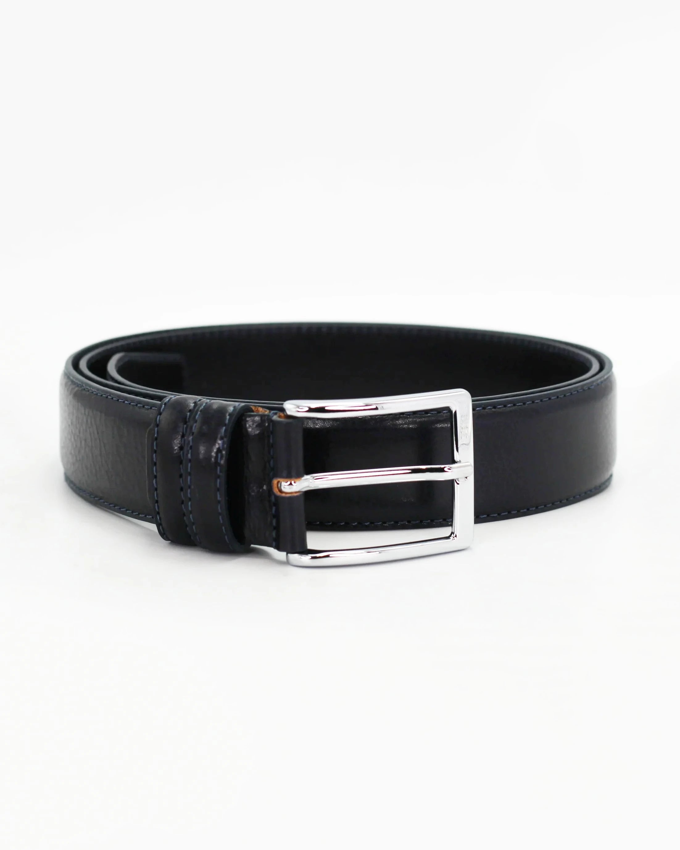 Shop our Italian-made Cuoieria Fiorentina Italian leather belt in blue (CIODGEL00G040) or browse our range of Italian belts for men & women in-store at Aliverti Cape Town, or shop online. 

We deliver in South Africa & offer multiple payment plans as well as accept multiple safe & secure payment methods.