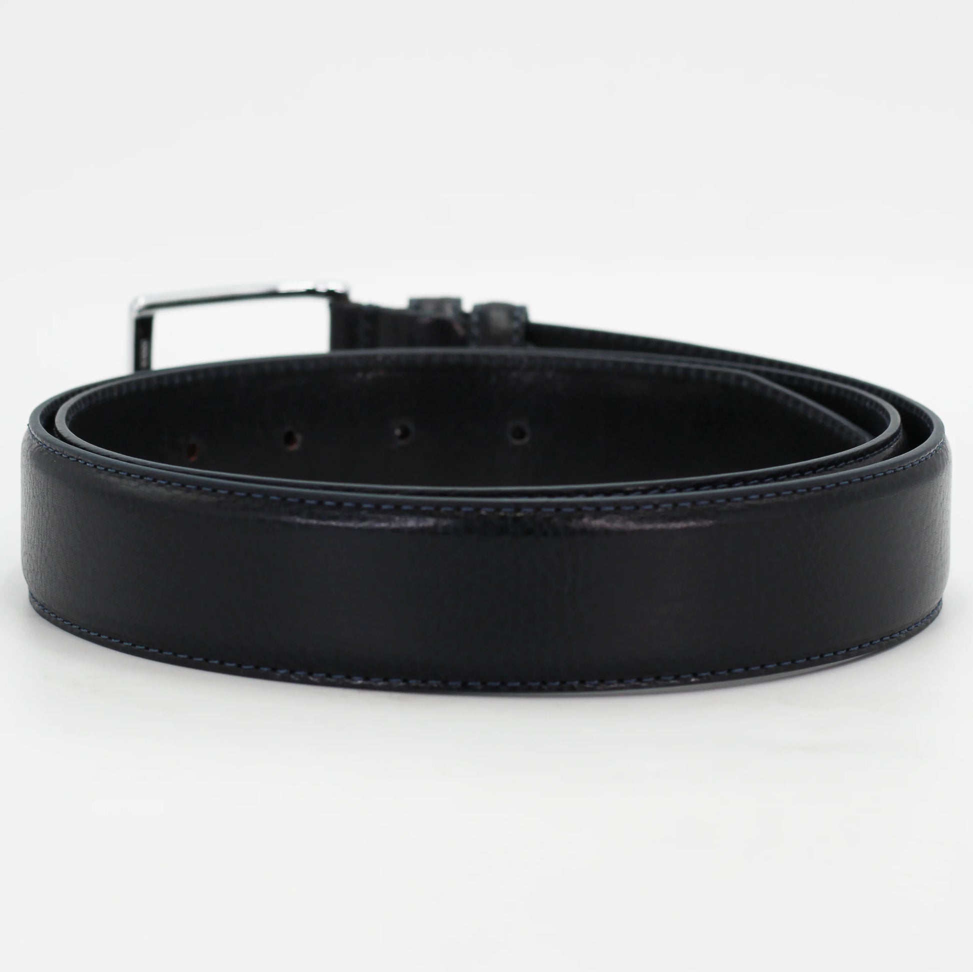 Shop our Italian-made Cuoieria Fiorentina Italian leather belt in blue (CIODGEL00G040) or browse our range of Italian belts for men & women in-store at Aliverti Cape Town, or shop online. 

We deliver in South Africa & offer multiple payment plans as well as accept multiple safe & secure payment methods.