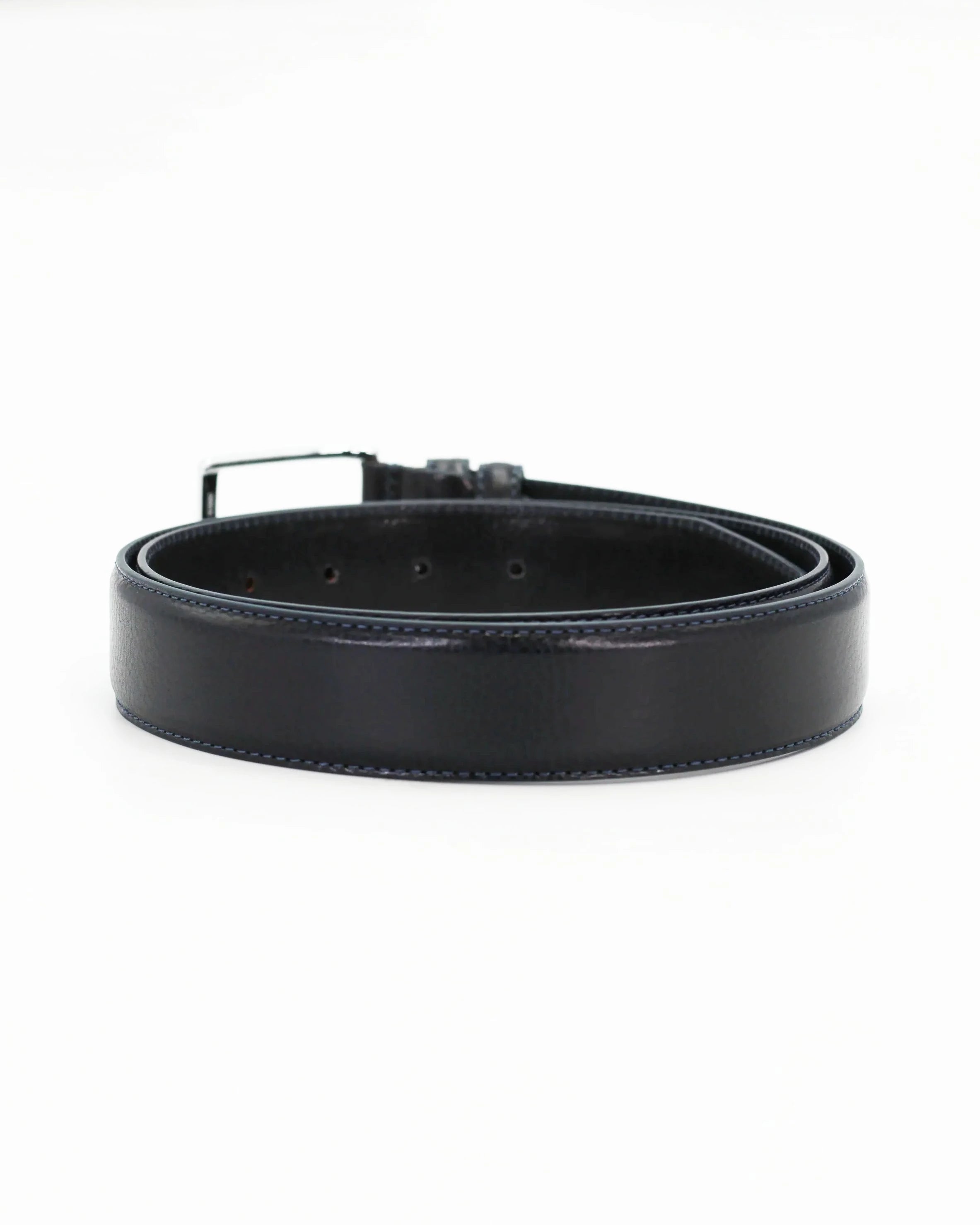 Shop our Italian-made Cuoieria Fiorentina Italian leather belt in blue (CIODGEL00G040) or browse our range of Italian belts for men & women in-store at Aliverti Cape Town, or shop online. 

We deliver in South Africa & offer multiple payment plans as well as accept multiple safe & secure payment methods.