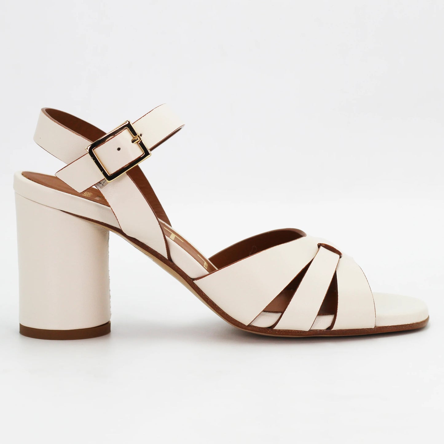 Shop Women's block heel in calf leather burro (MP1726) or browse our range of men's Italian clothing and shoes in leather in-store at Aliverti Cape Town, or shop online. We deliver in South Africa & offer multiple payment plans as well as accept multiple safe & secure payment methods.