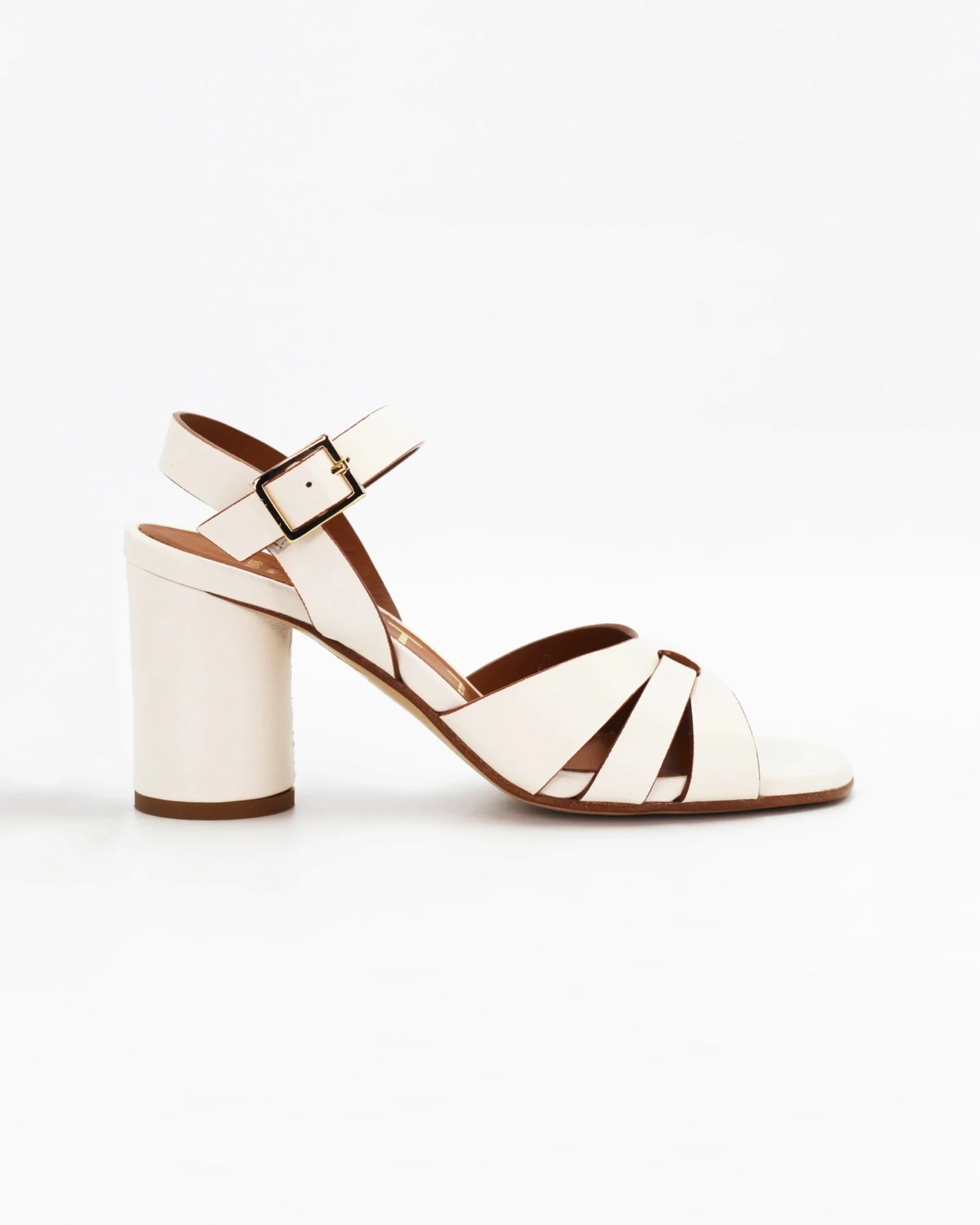 Shop Women's block heel in calf leather burro (MP1726) or browse our range of men's Italian clothing and shoes in leather in-store at Aliverti Cape Town, or shop online. We deliver in South Africa & offer multiple payment plans as well as accept multiple safe & secure payment methods.