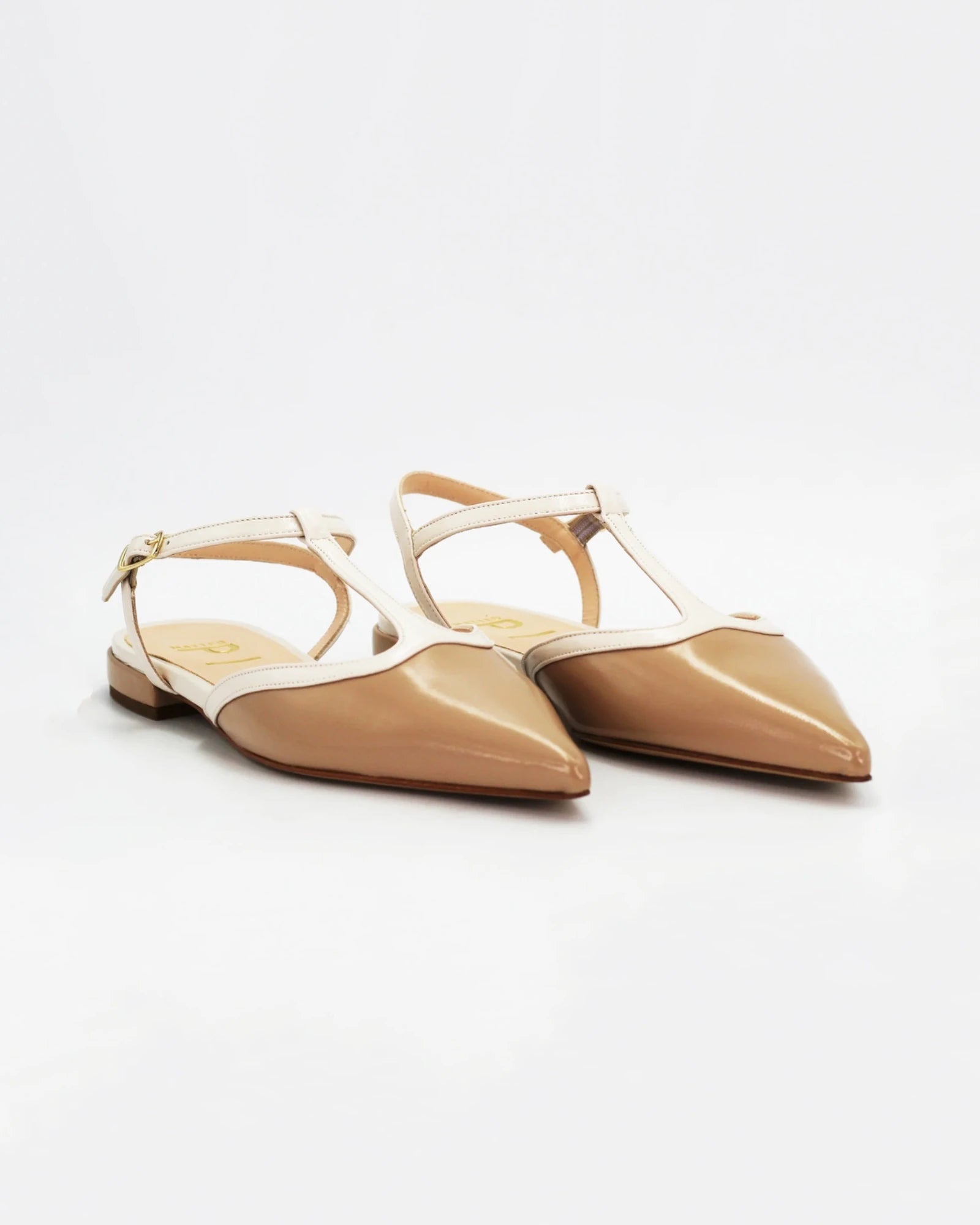 Shop Women's mary-jane sandal in calf leather burro (MP1425) or browse our range of men's Italian clothing and shoes in leather in-store at Aliverti Cape Town, or shop online. We deliver in South Africa & offer multiple payment plans as well as accept multiple safe & secure payment methods.