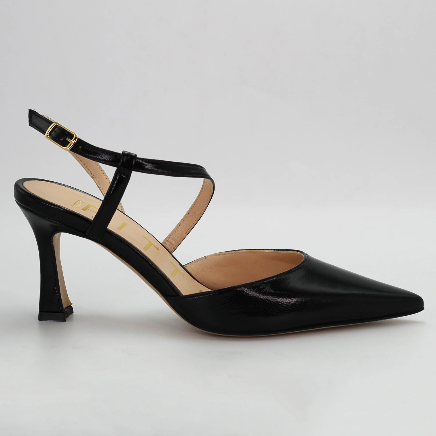 Shop Women's pointed heel in calf leather nero (MP2104) or browse our range of men's Italian clothing and shoes in leather in-store at Aliverti Cape Town, or shop online. We deliver in South Africa & offer multiple payment plans as well as accept multiple safe & secure payment methods.