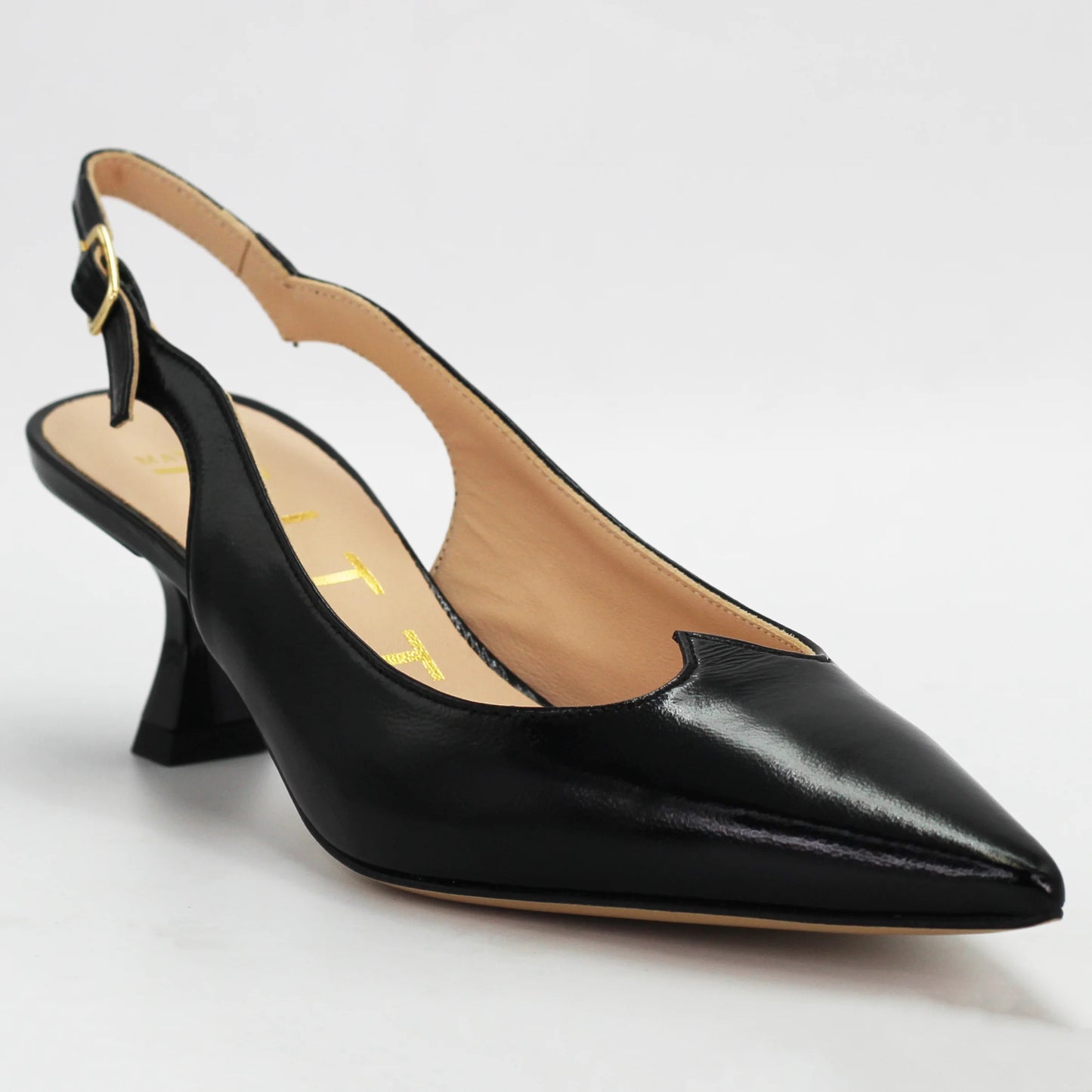 Shop Women's sling back kitten heel in calf leather nero (MP1928) or browse our range of men's Italian clothing and shoes in leather in-store at Aliverti Cape Town, or shop online. We deliver in South Africa & offer multiple payment plans as well as accept multiple safe & secure payment methods.