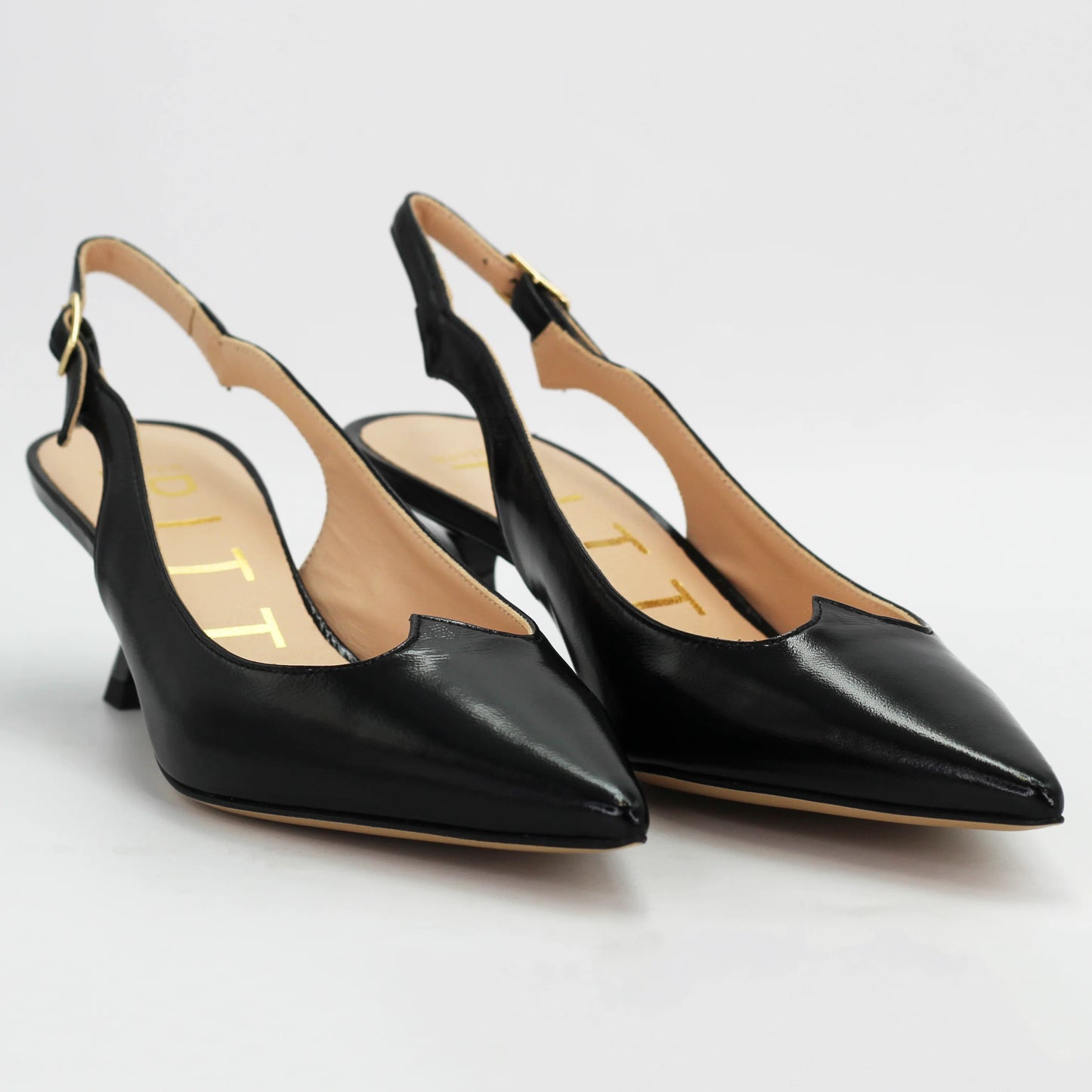Shop Women's sling back kitten heel in calf leather nero (MP1928) or browse our range of men's Italian clothing and shoes in leather in-store at Aliverti Cape Town, or shop online. We deliver in South Africa & offer multiple payment plans as well as accept multiple safe & secure payment methods.